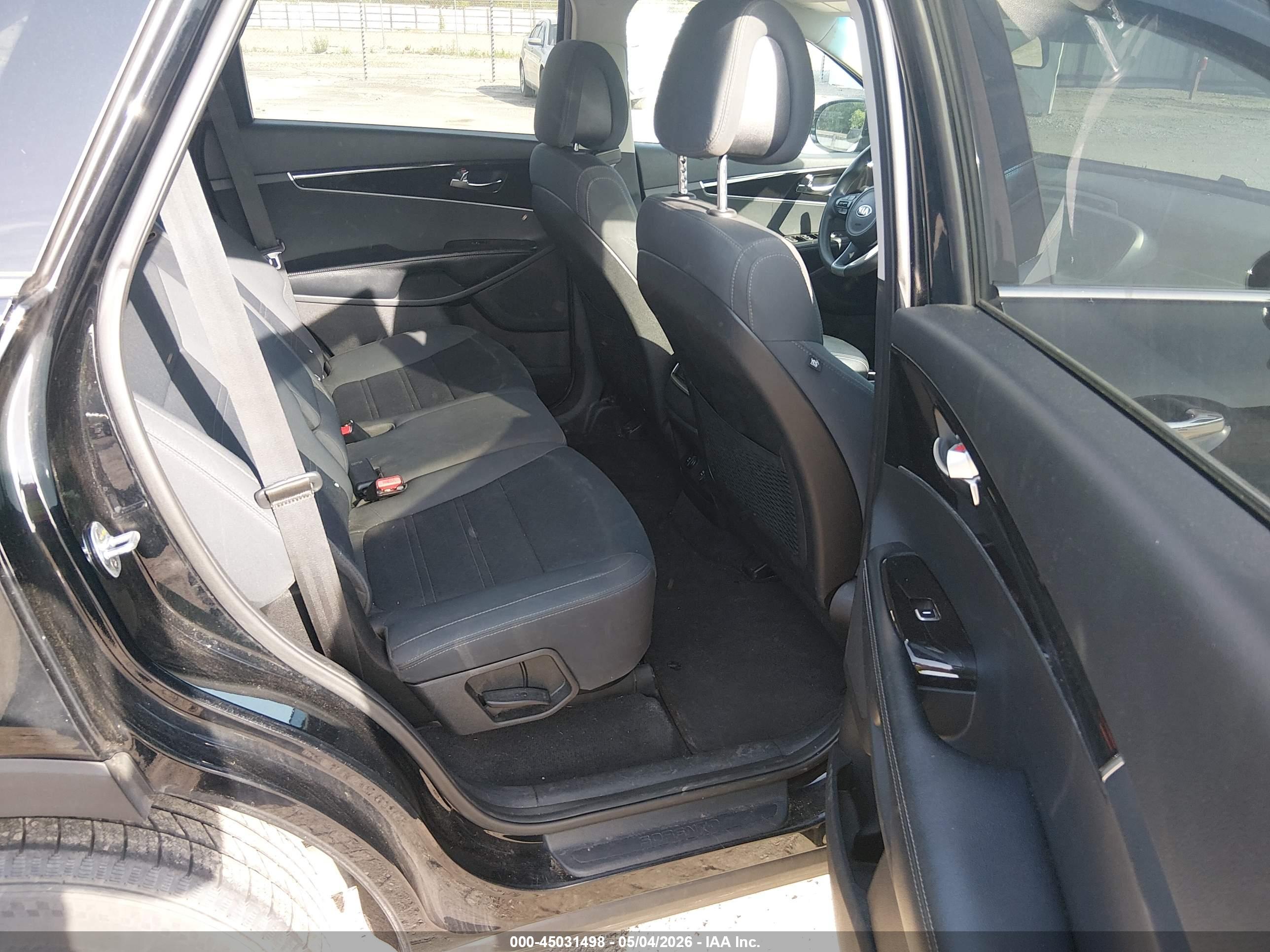 KIA SORENTO image 8