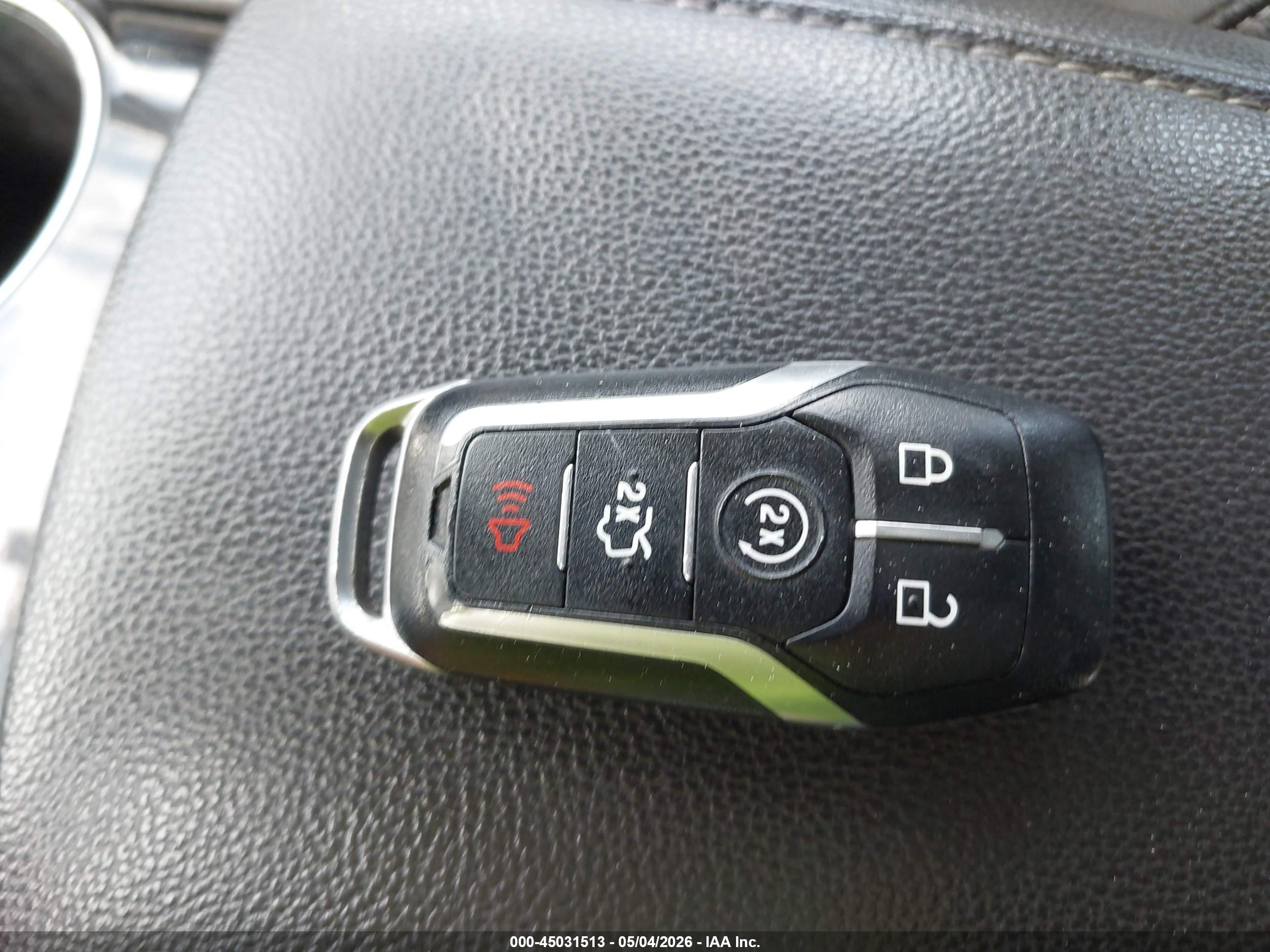 FORD FUSION image 11