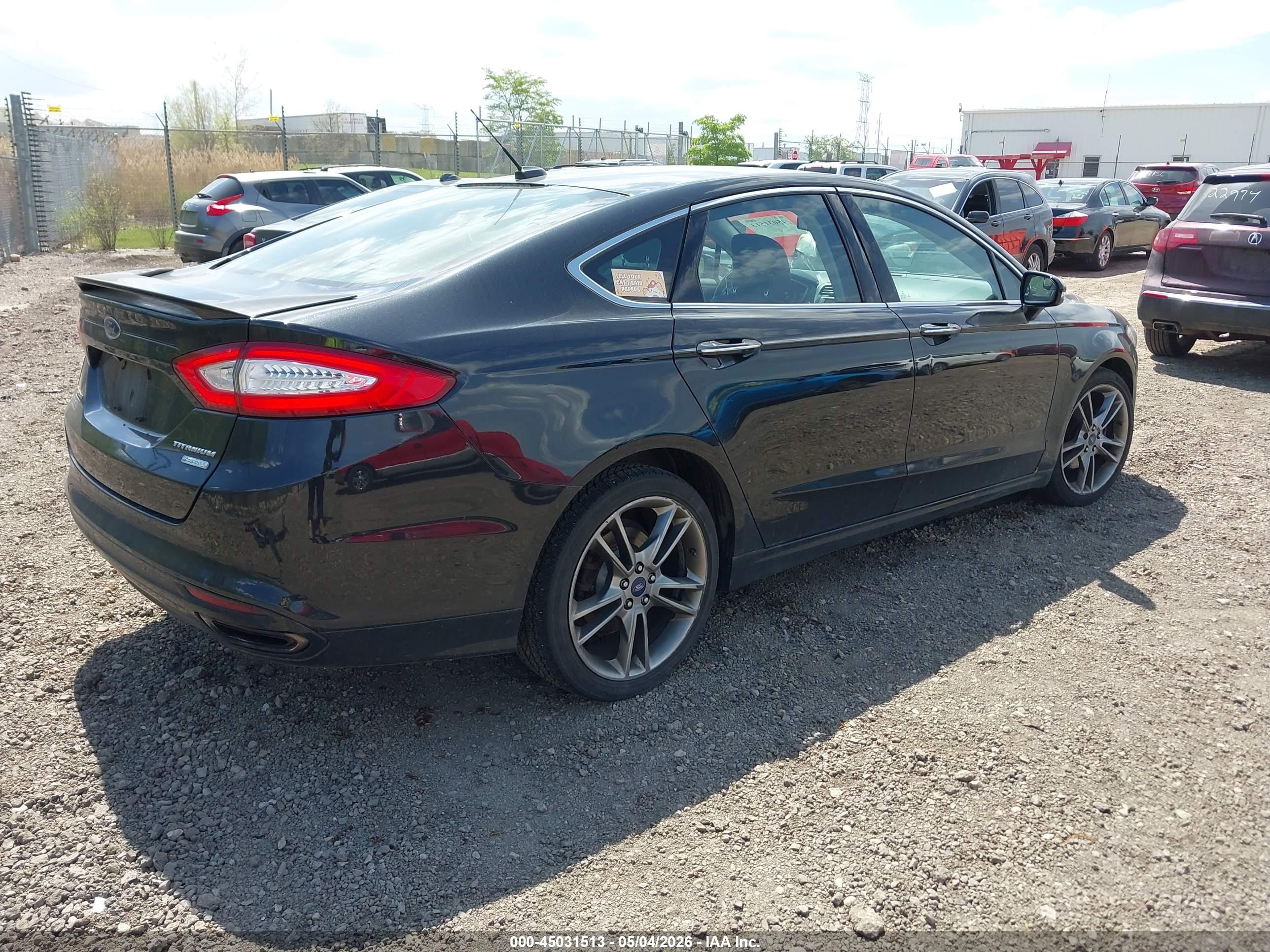FORD FUSION image 4