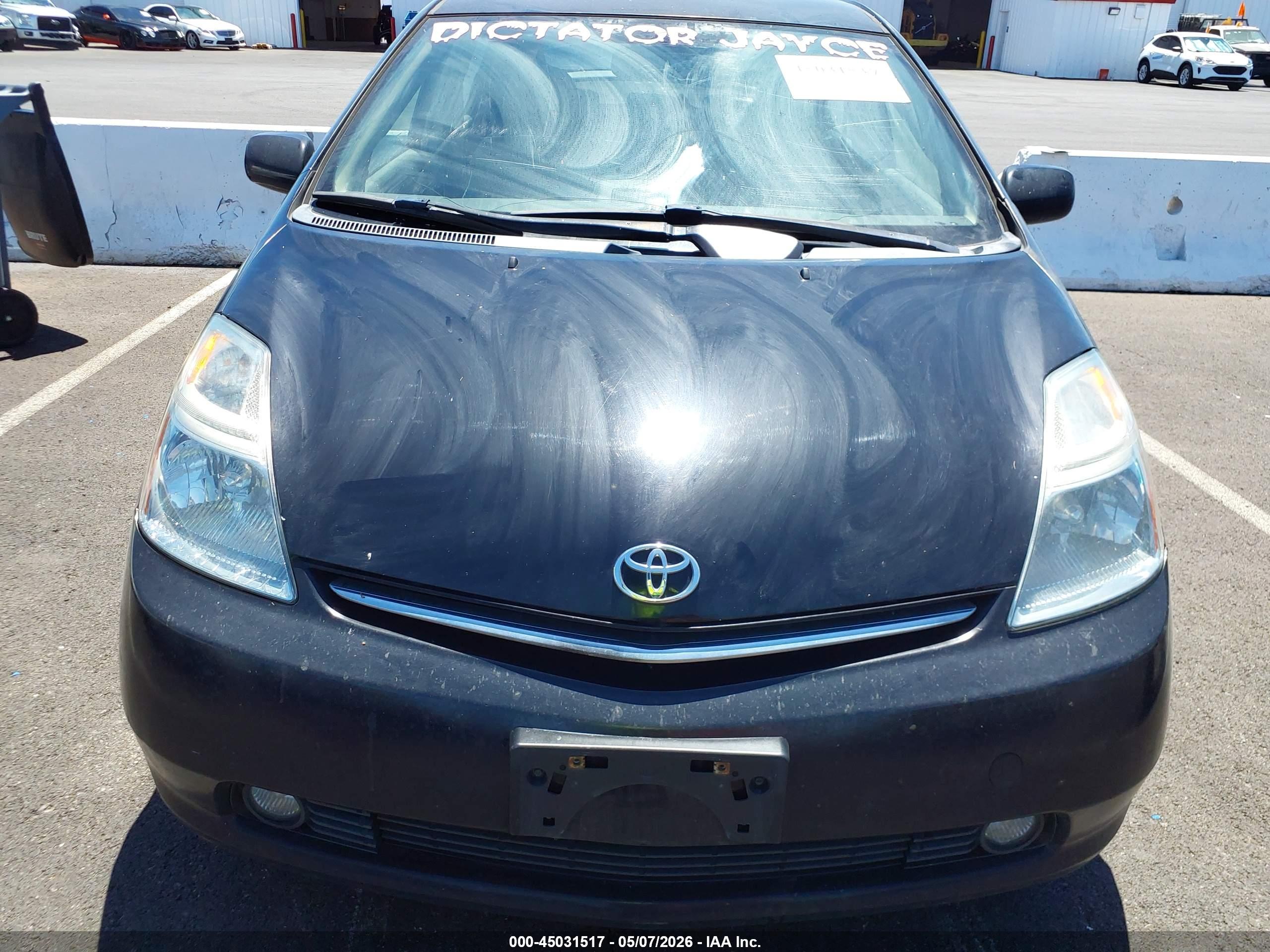 TOYOTA PRIUS image 6