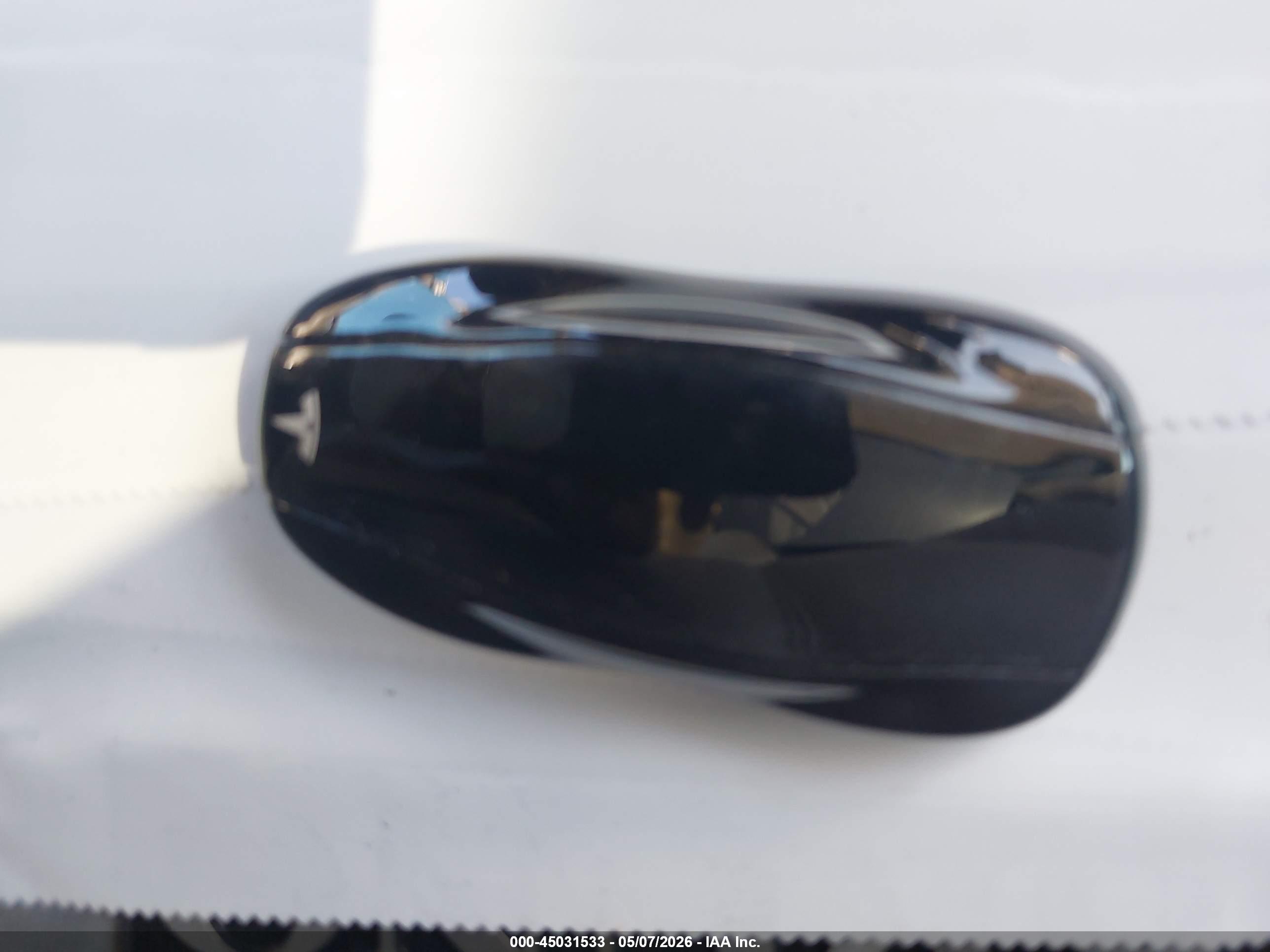 TESLA MODEL image 11