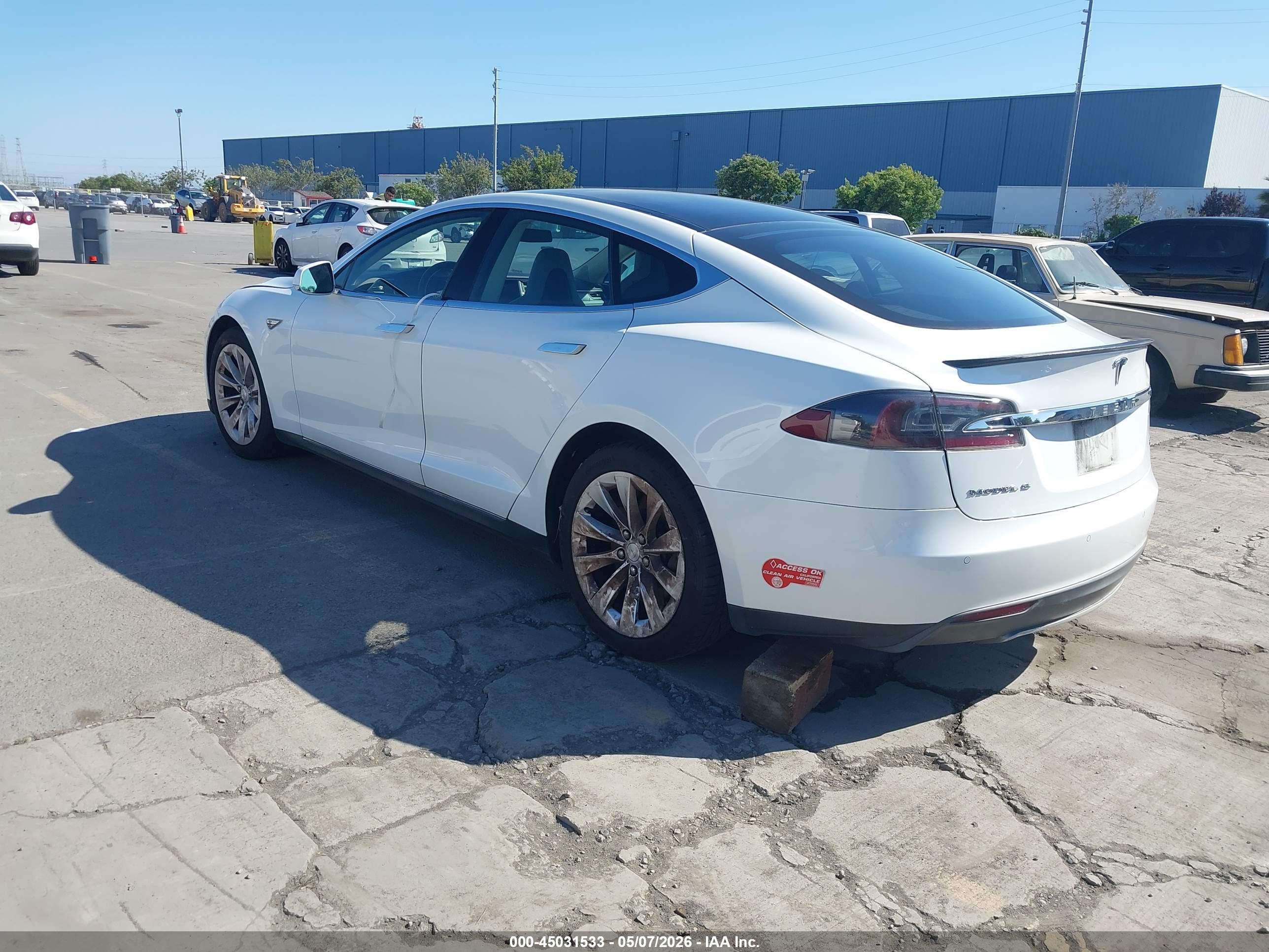 TESLA MODEL image 3