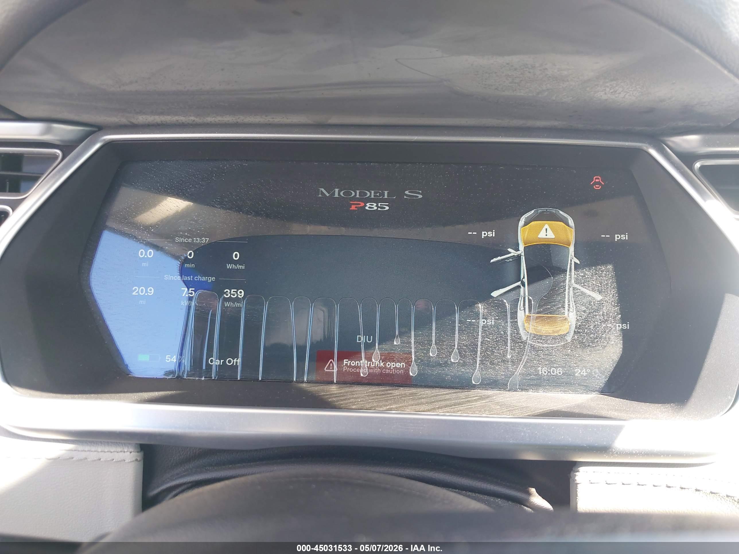 TESLA MODEL image 7