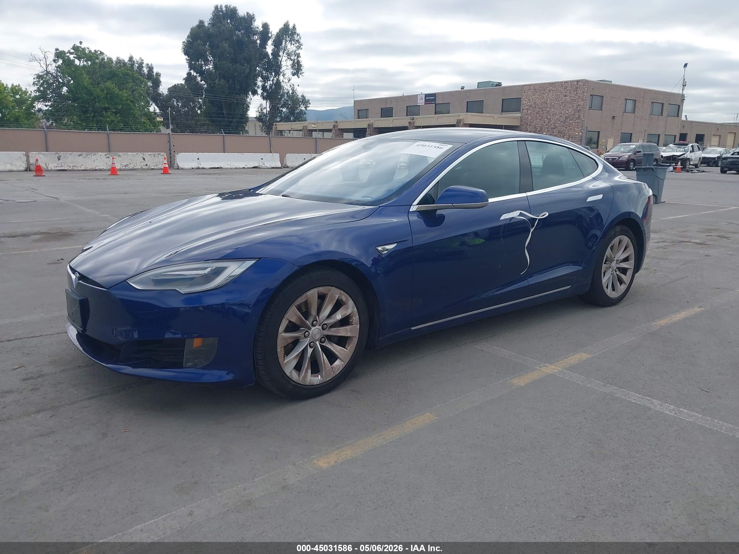 TESLA MODEL image 2