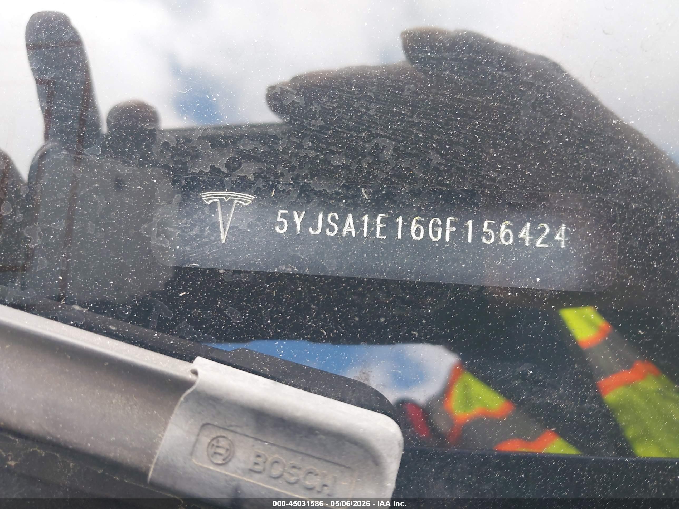 TESLA MODEL image 9