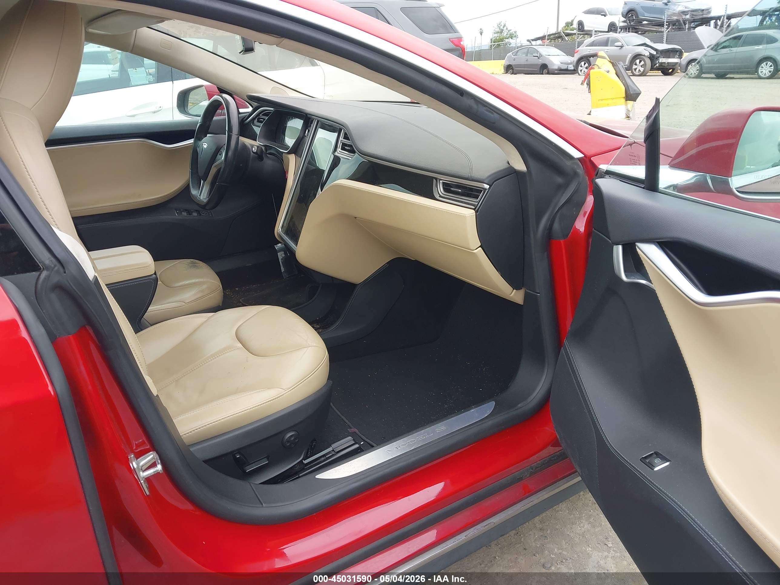 TESLA MODEL image 5