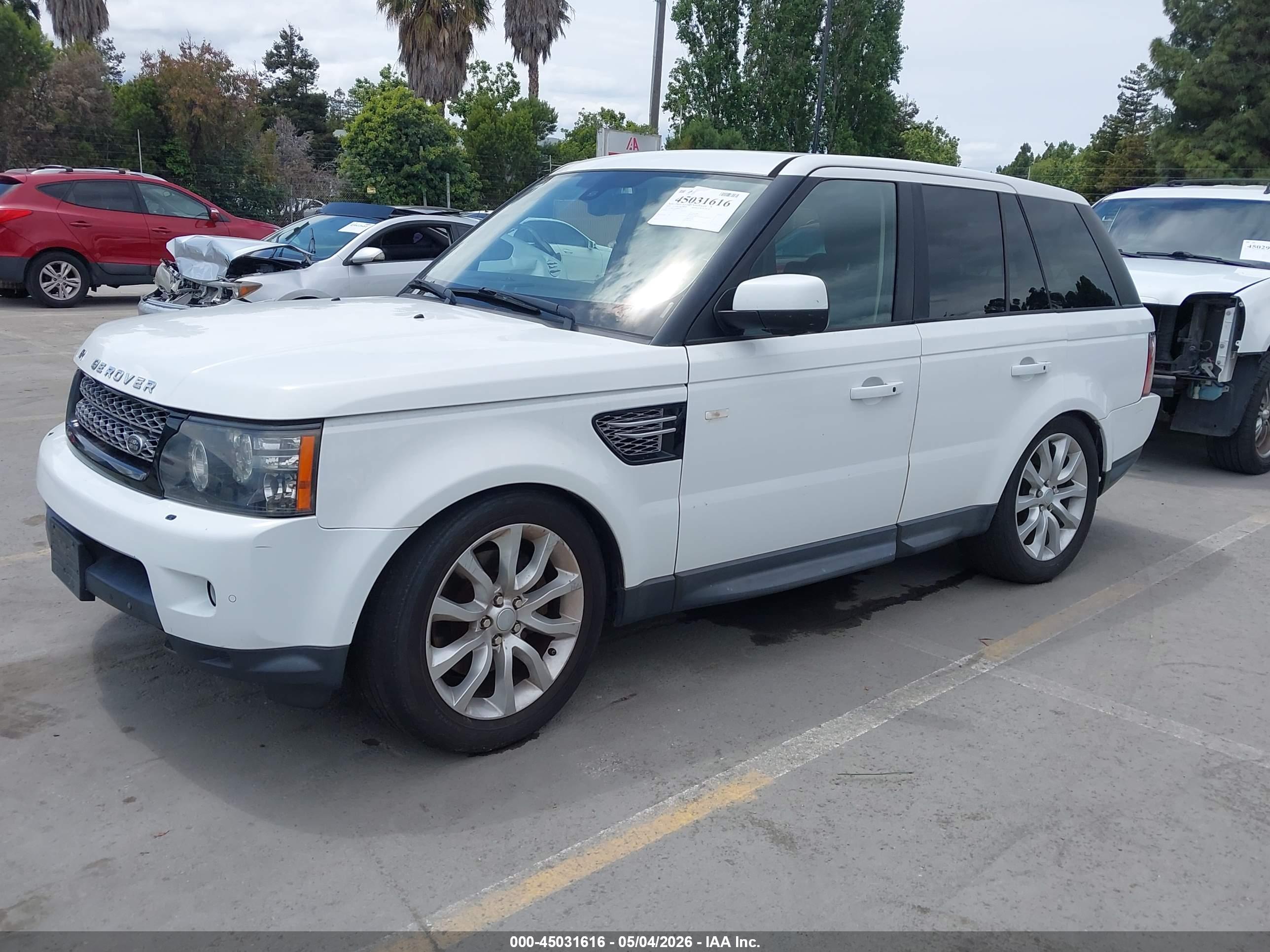 LAND ROVER image 2