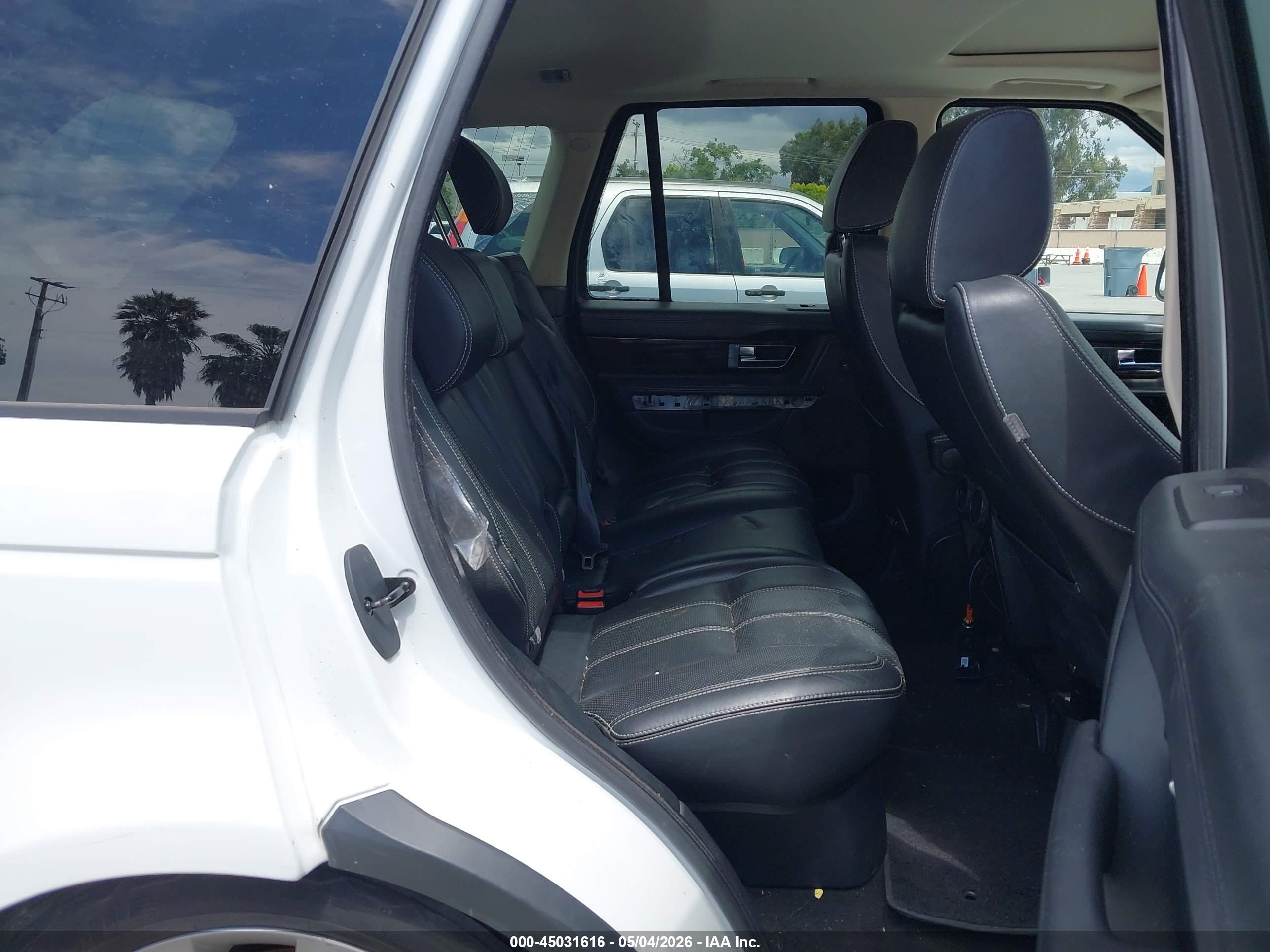 LAND ROVER image 8