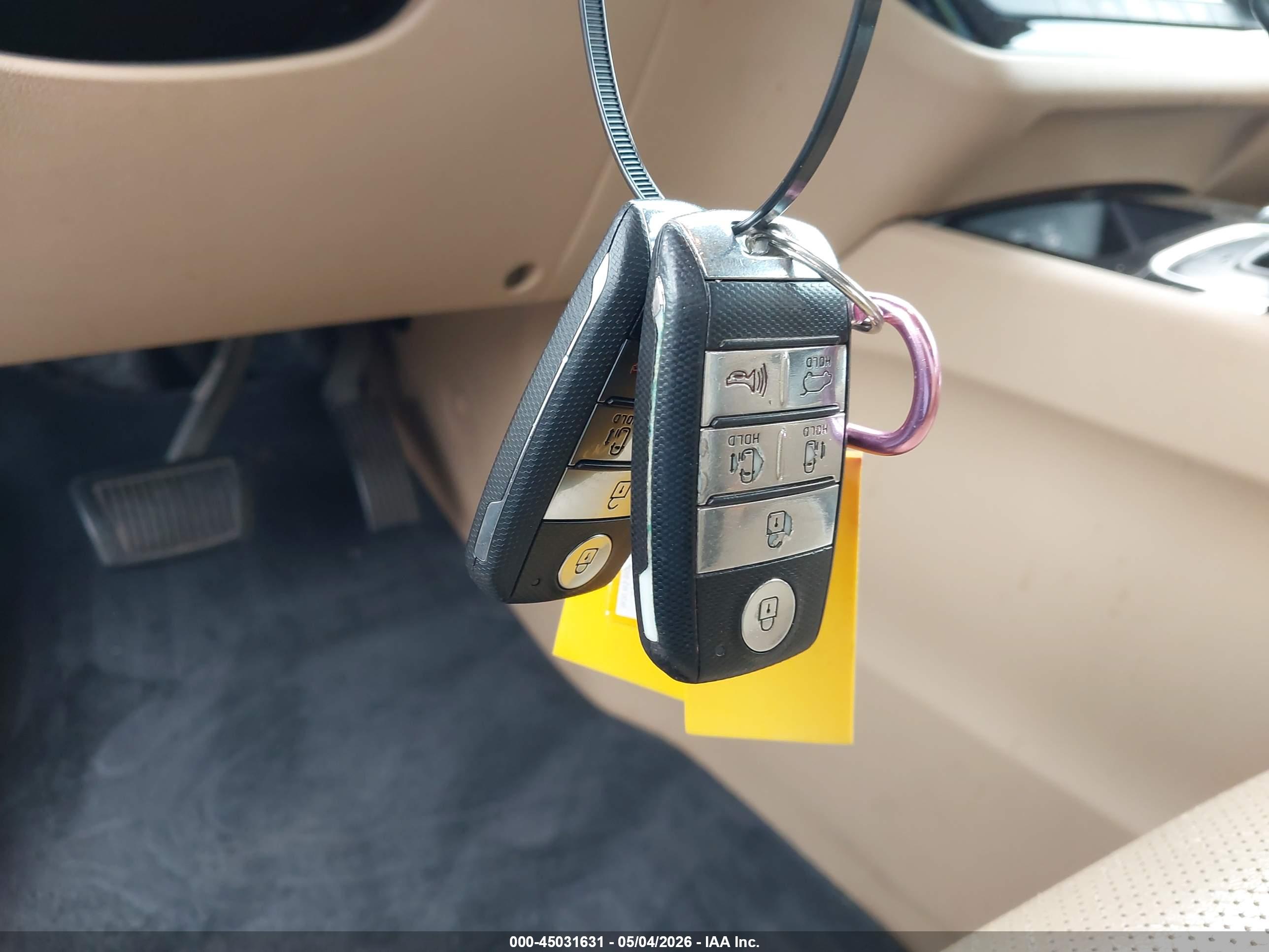 KIA SEDONA image 11
