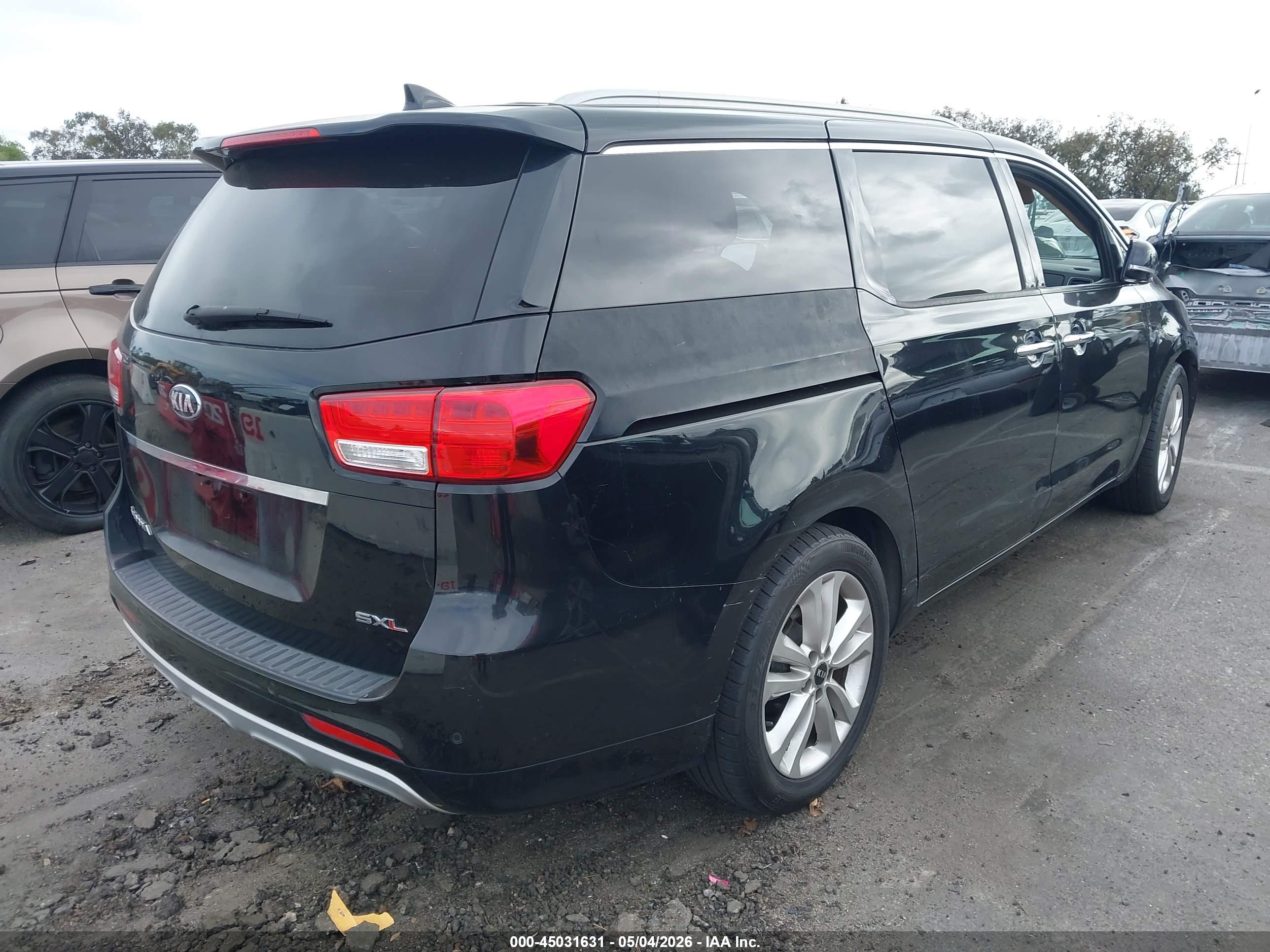 KIA SEDONA image 4