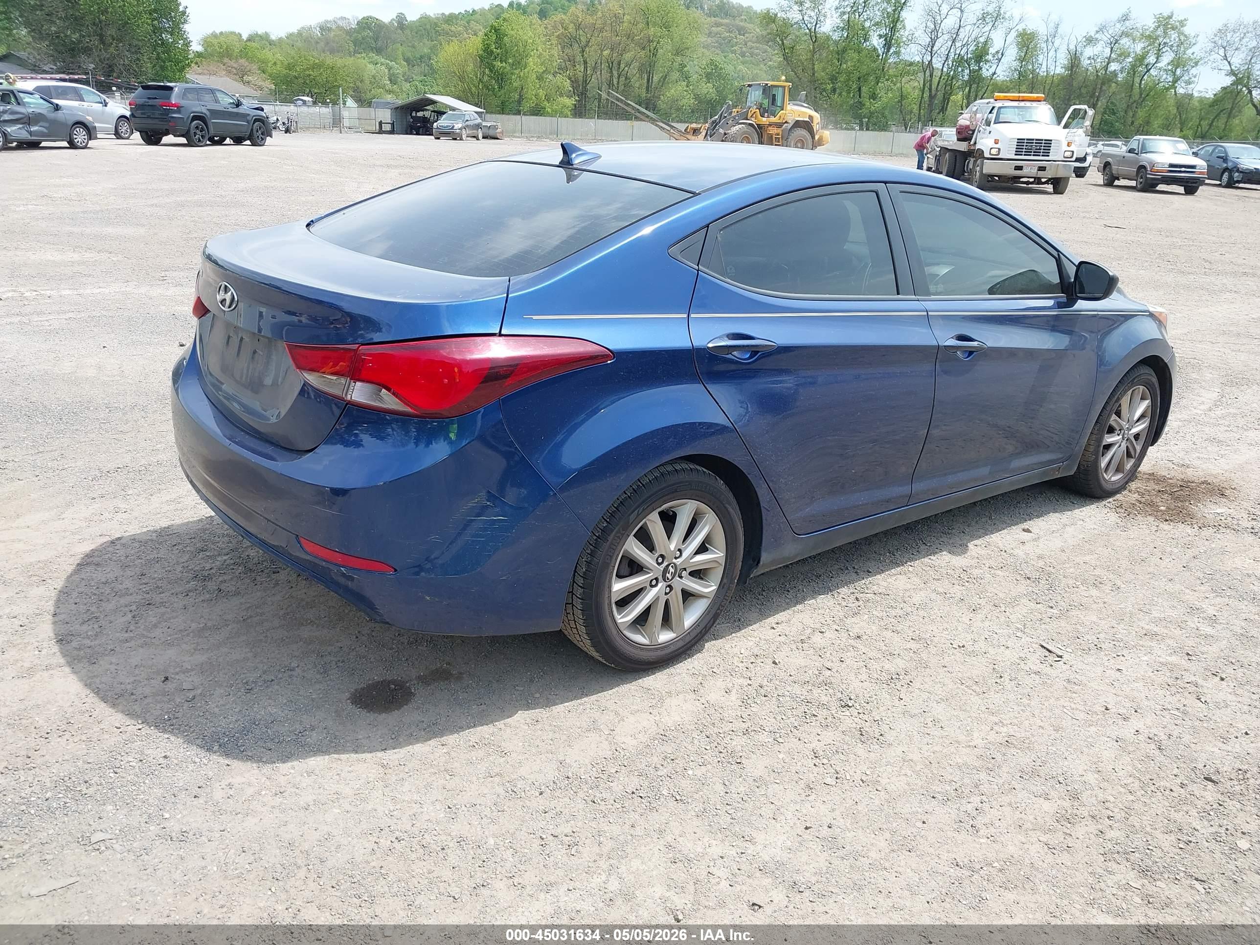 HYUNDAI ELANTRA image 4