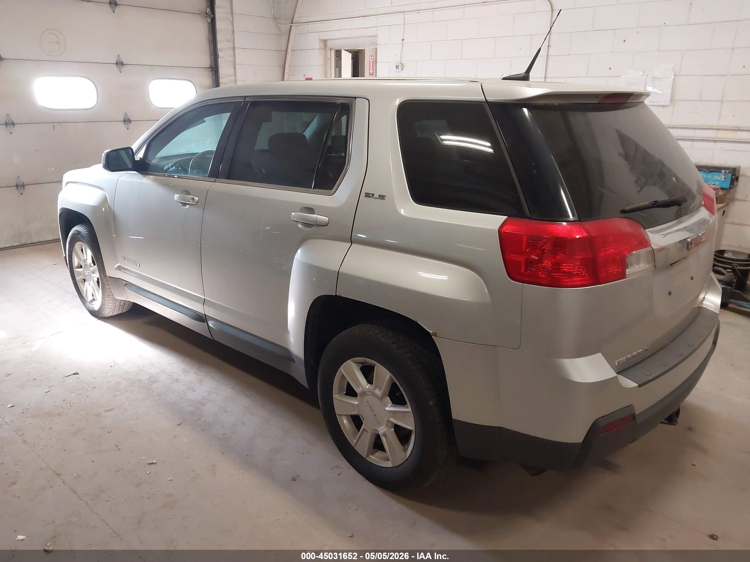 GMC TERRAIN image 3