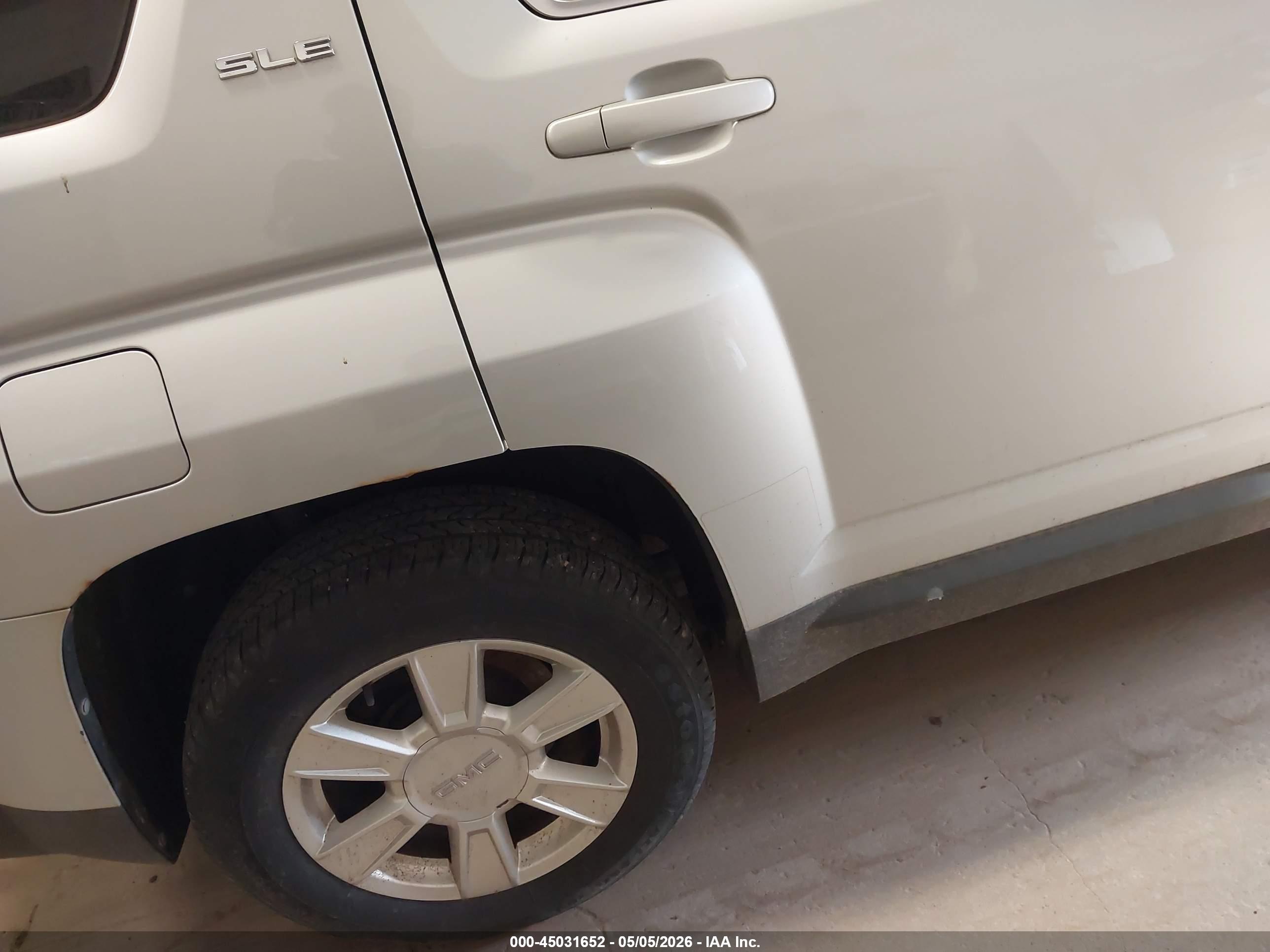 GMC TERRAIN image 6