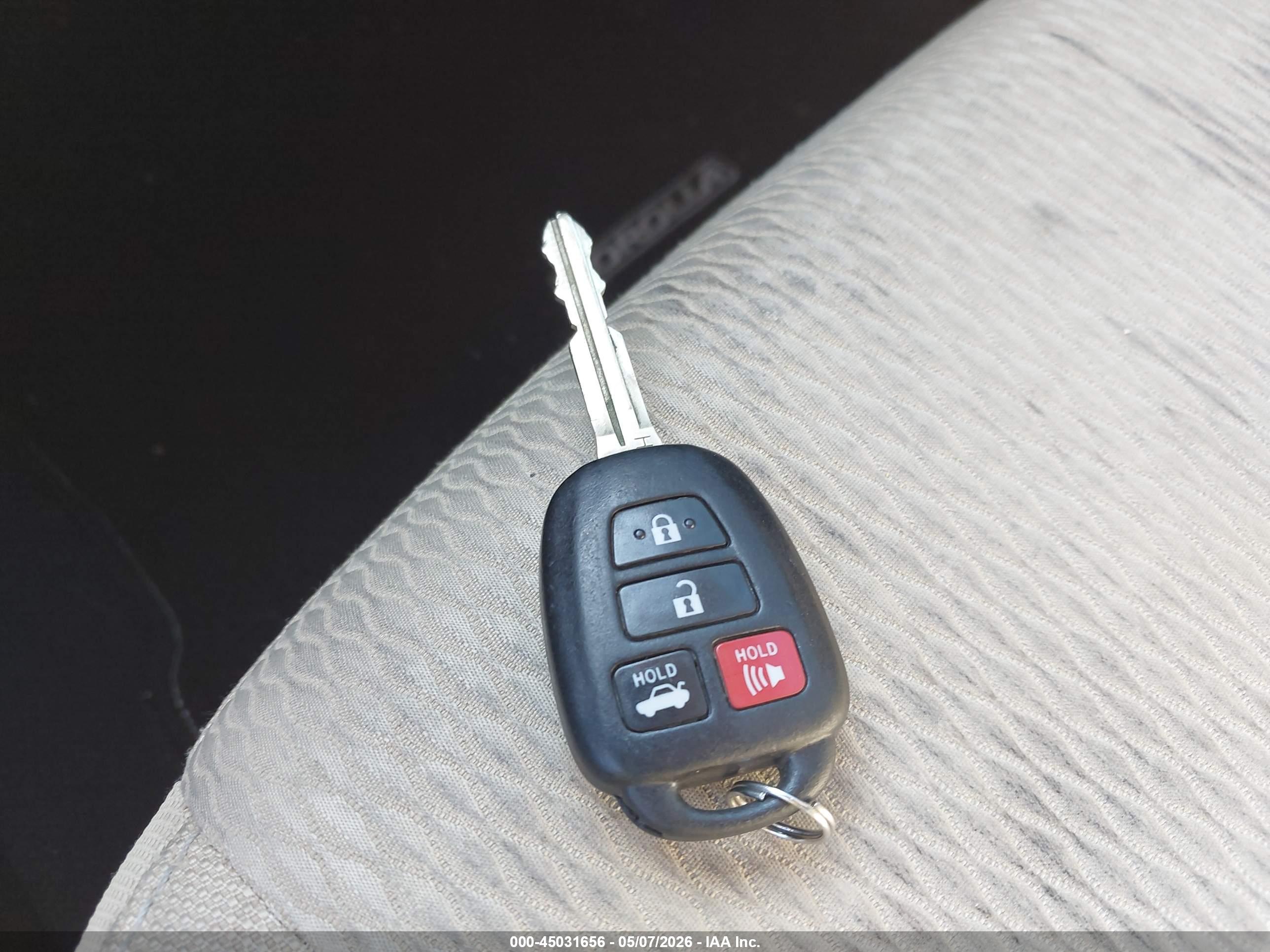 TOYOTA COROLLA image 11