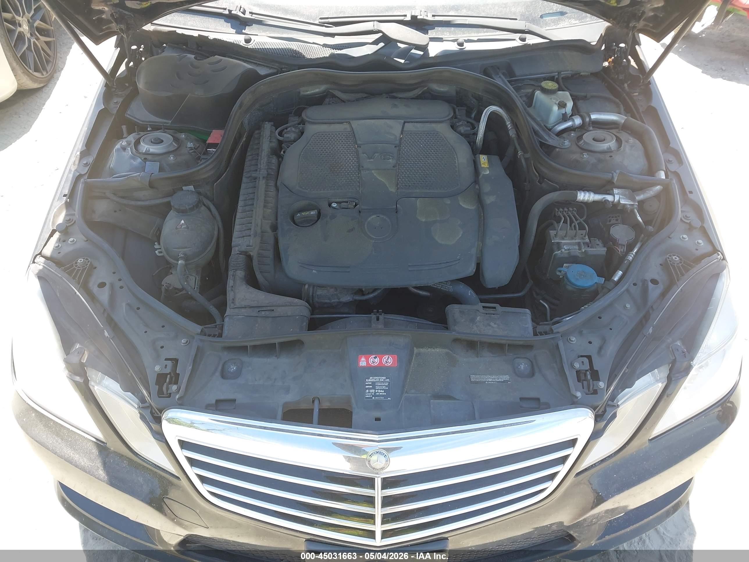 MERCEDES-BENZ E image 10
