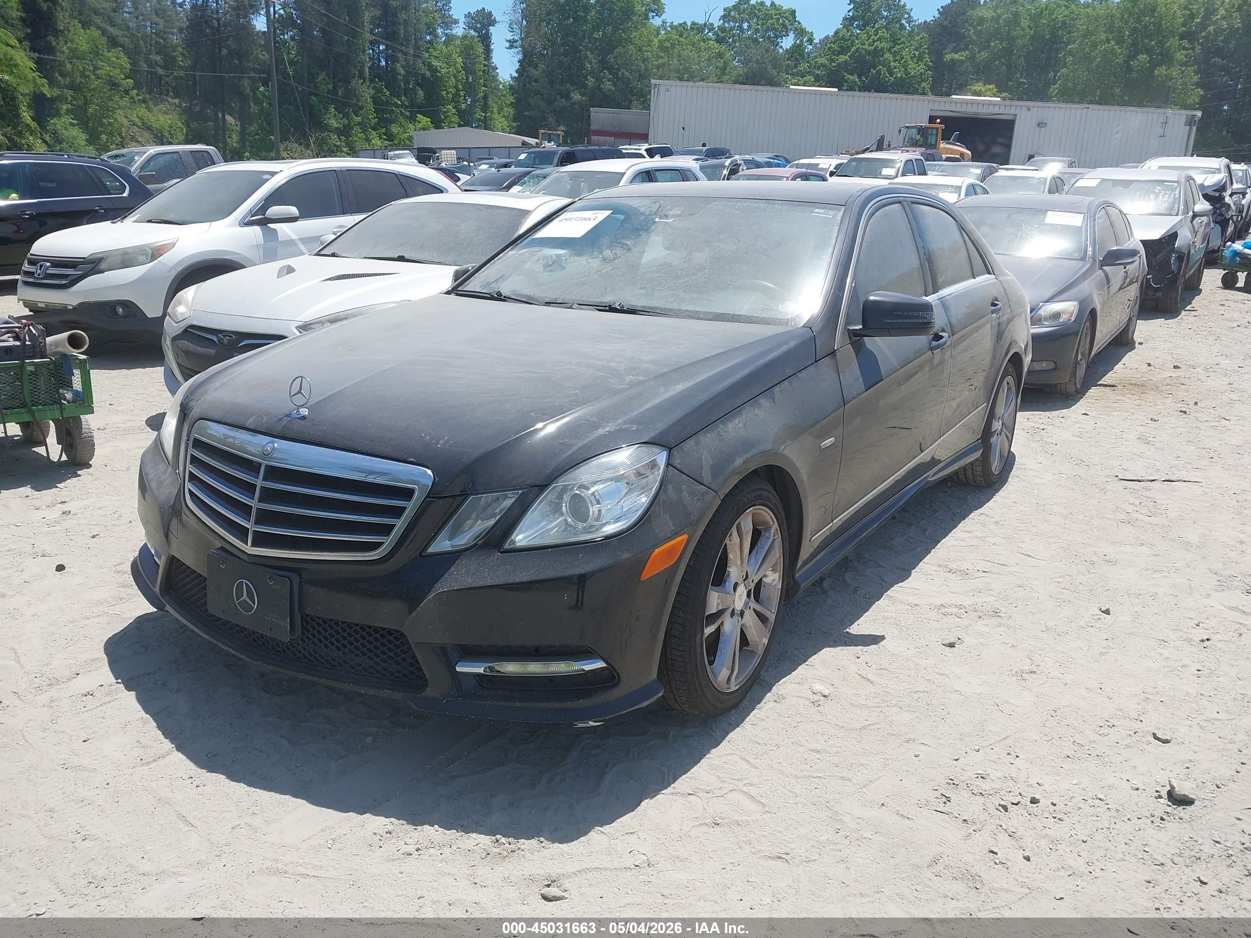 MERCEDES-BENZ E image 2