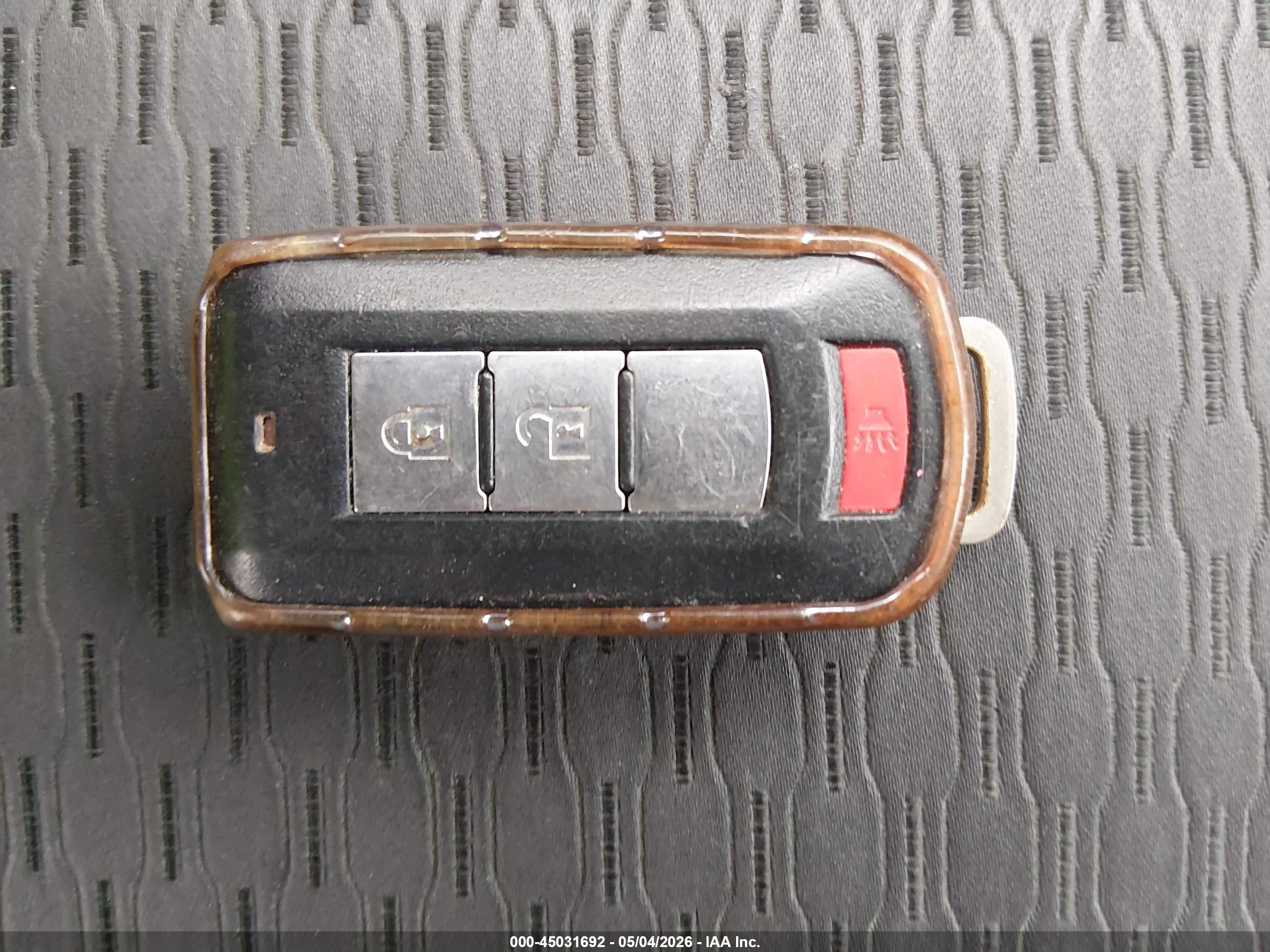 MITSUBISHI OUTLANDER image 11