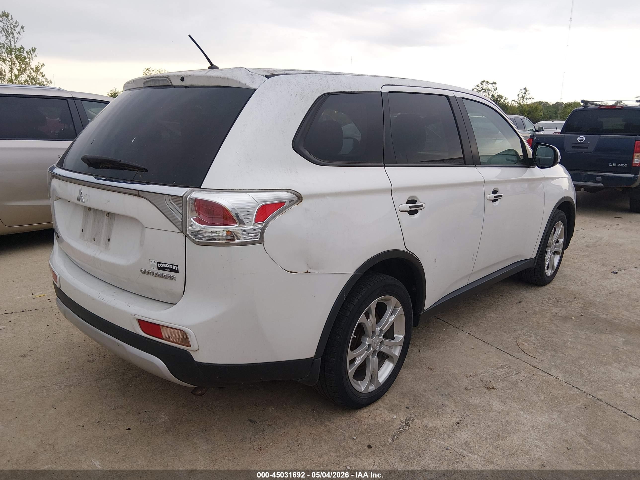 MITSUBISHI OUTLANDER image 4