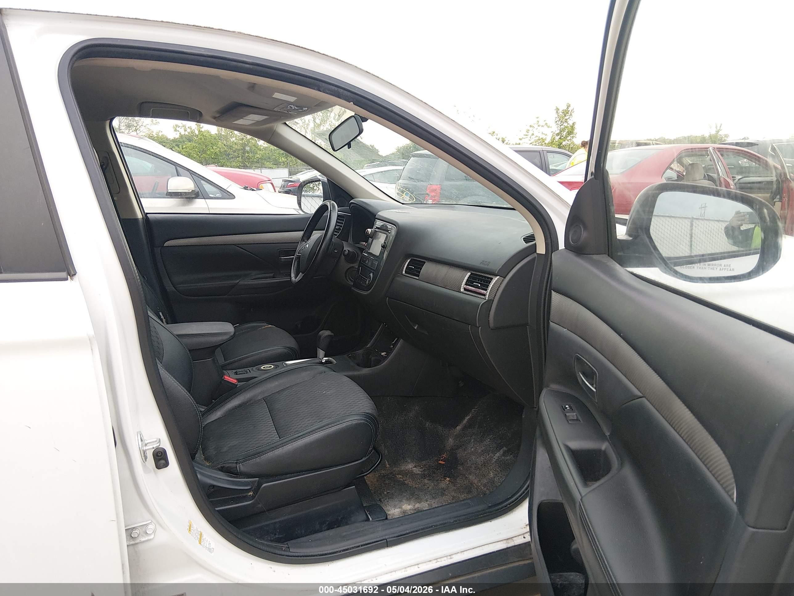 MITSUBISHI OUTLANDER image 5
