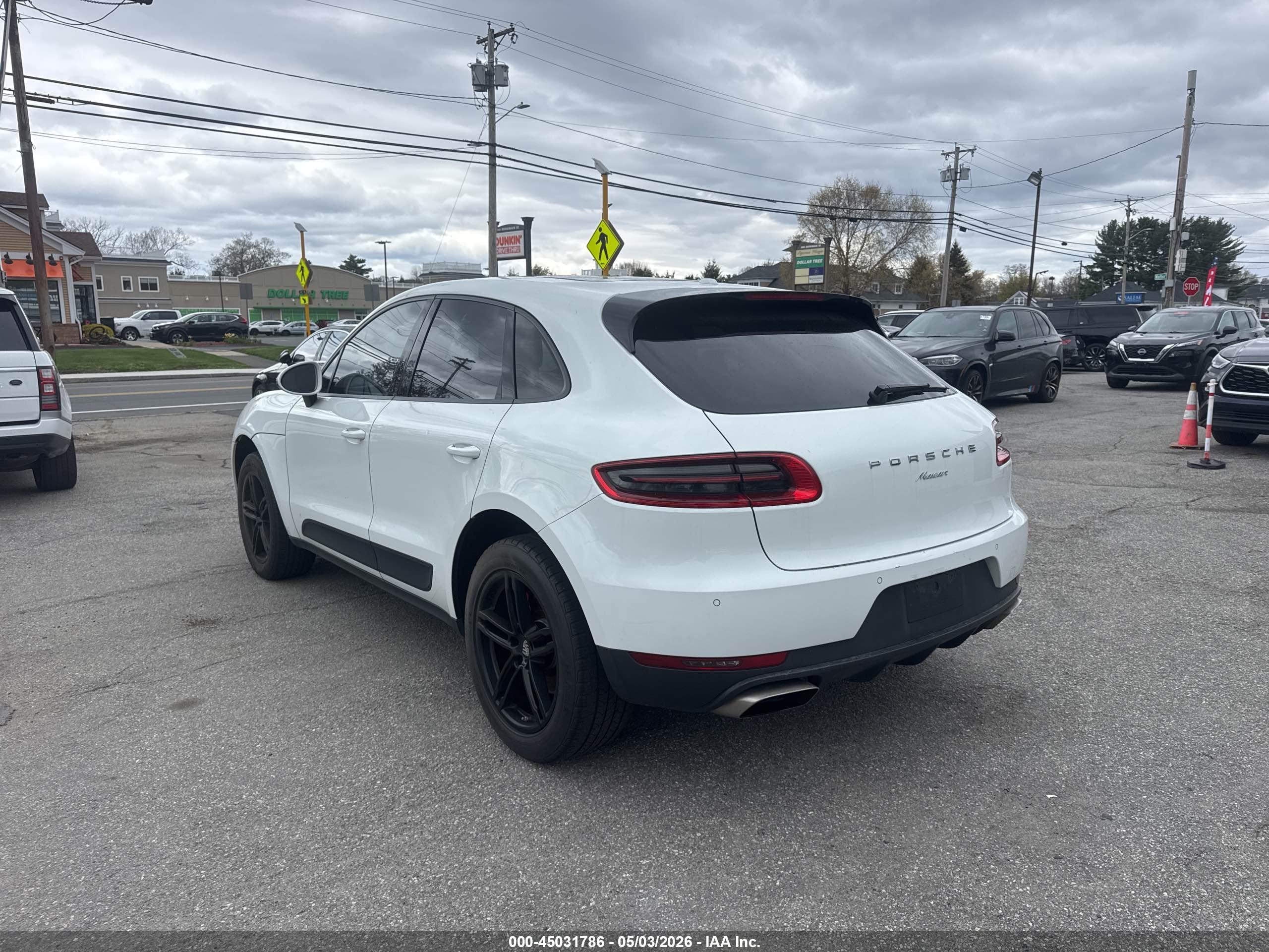 PORSCHE MACAN image 3