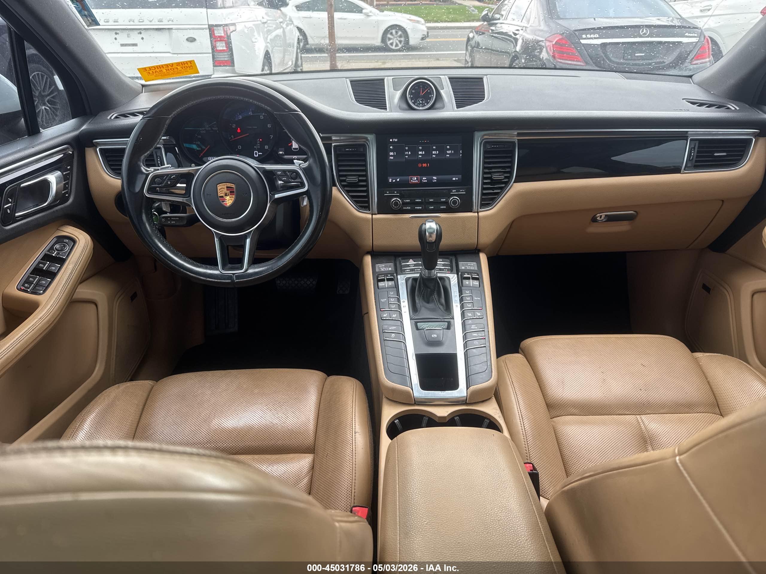 PORSCHE MACAN image 8