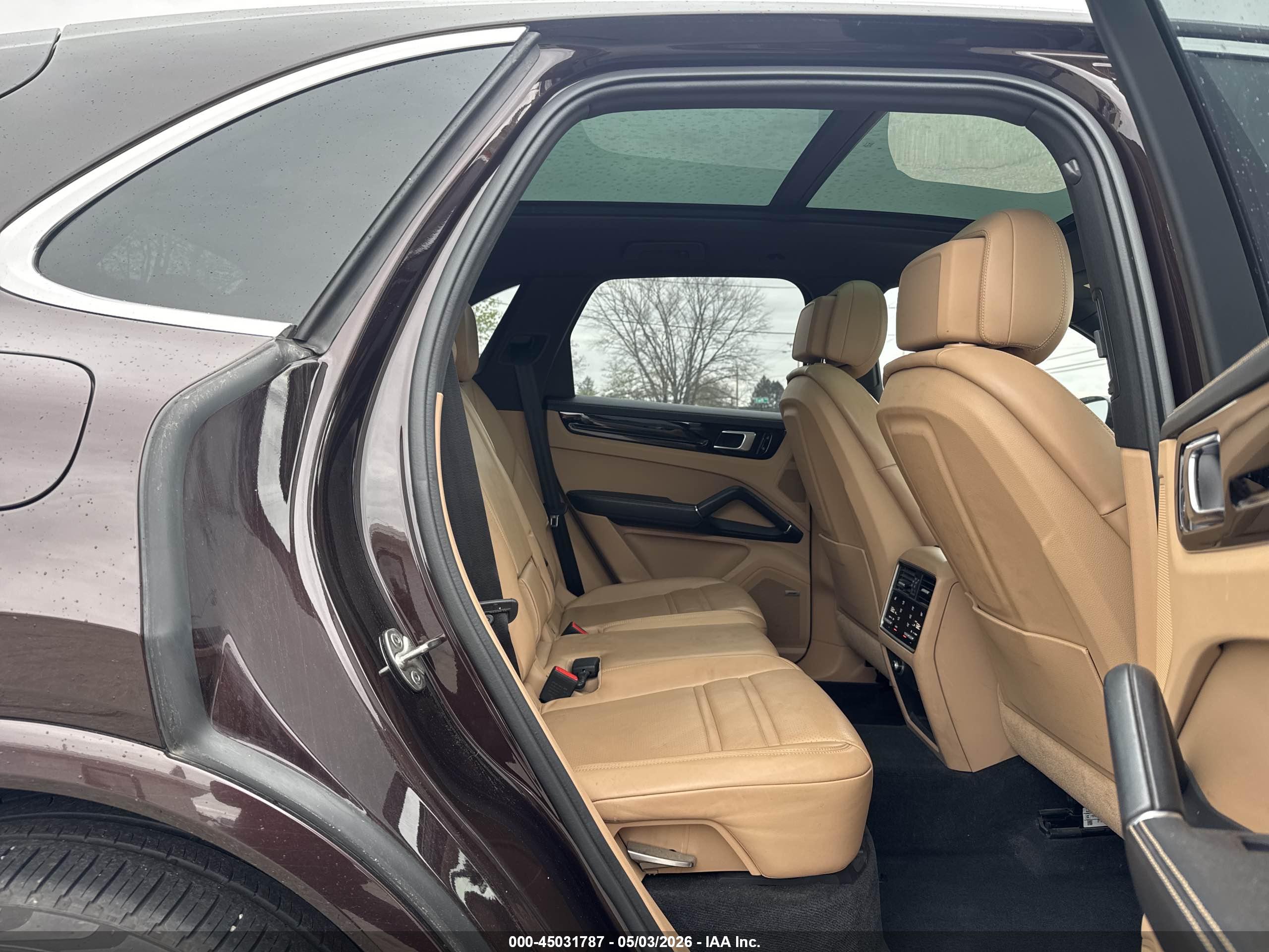 PORSCHE CAYENNE image 6