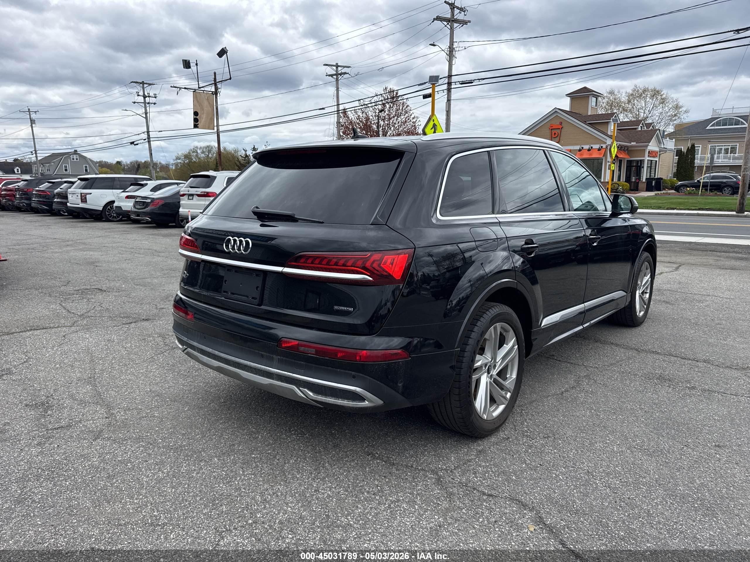 AUDI Q7 image 4