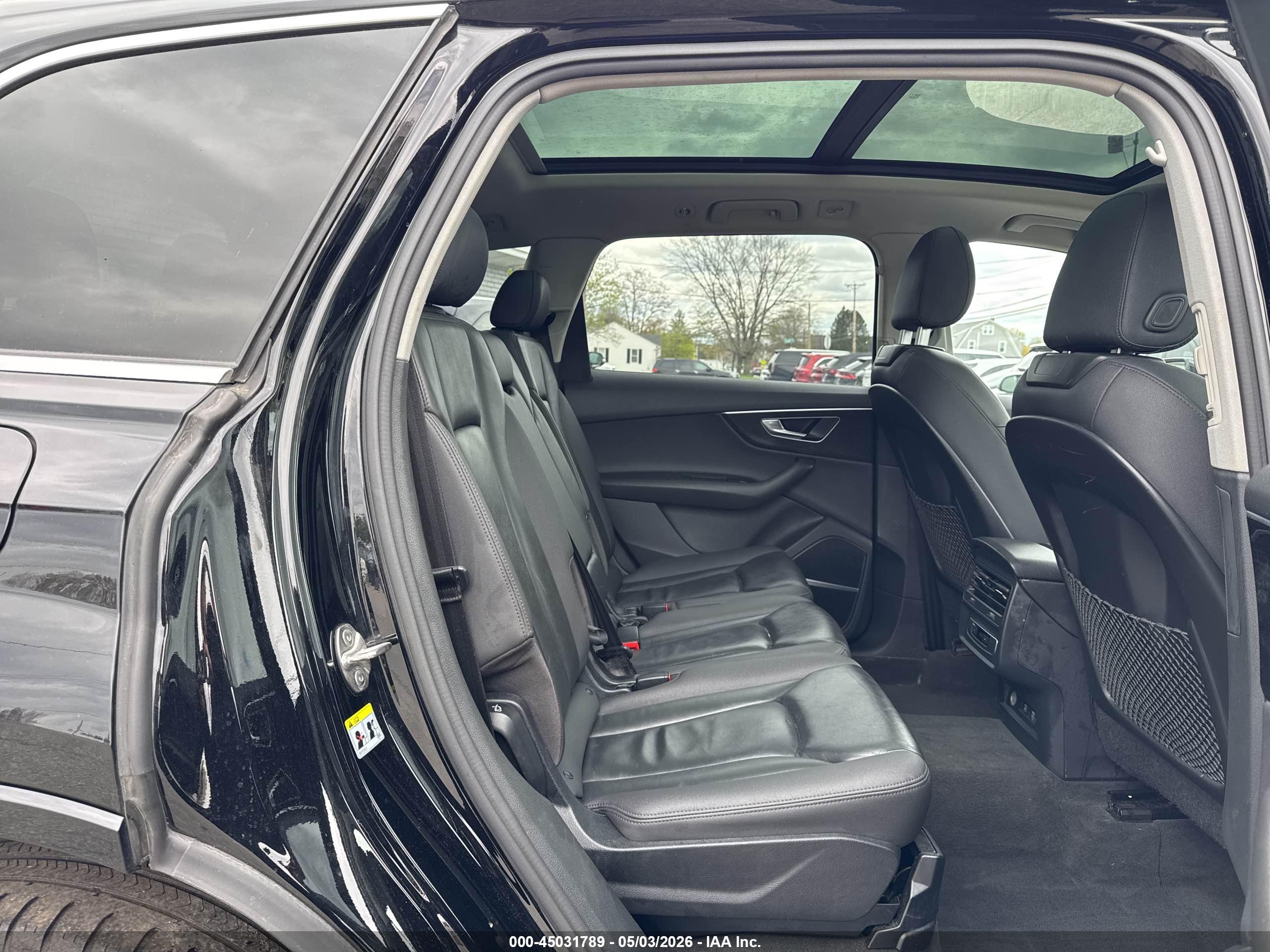 AUDI Q7 image 6
