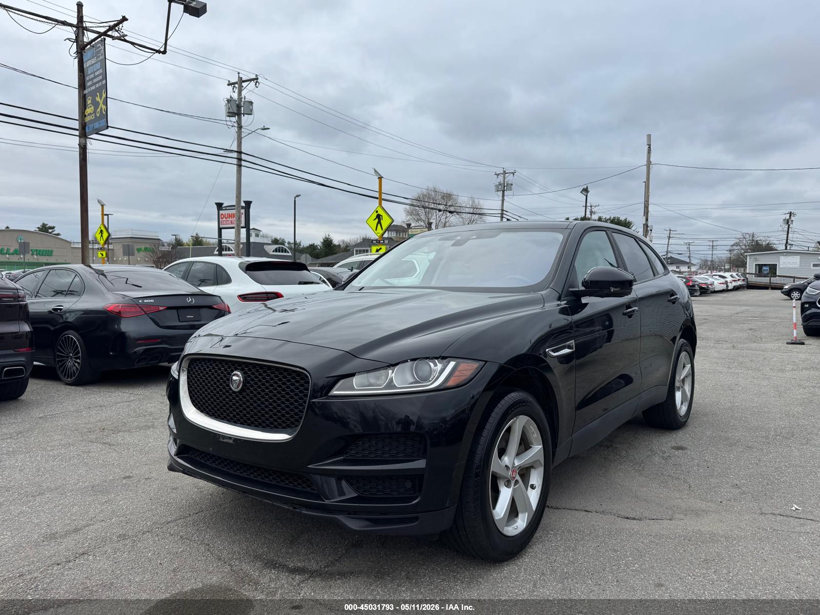 JAGUAR F-PACE image 2