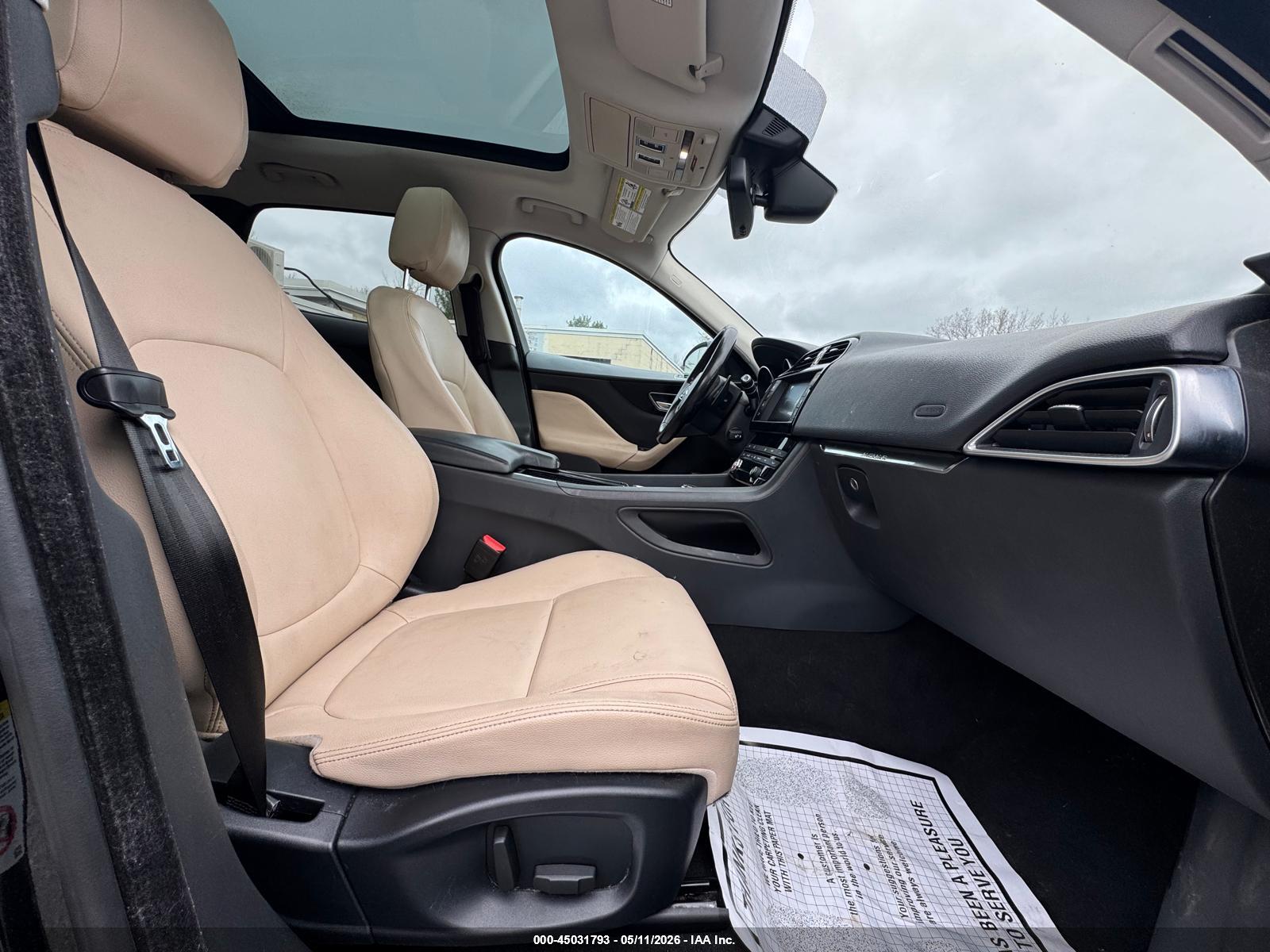 JAGUAR F-PACE image 5