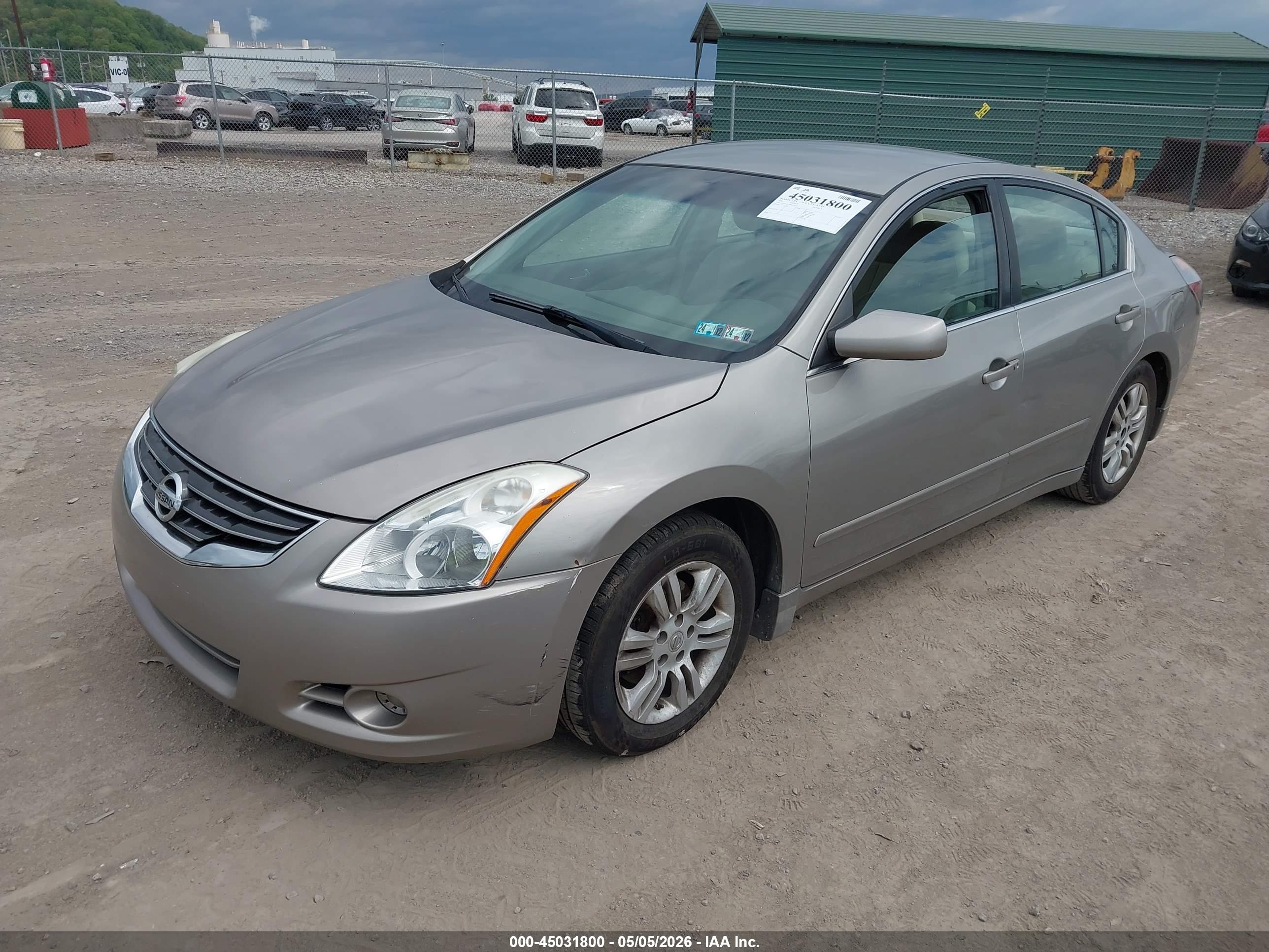 NISSAN ALTIMA image 2