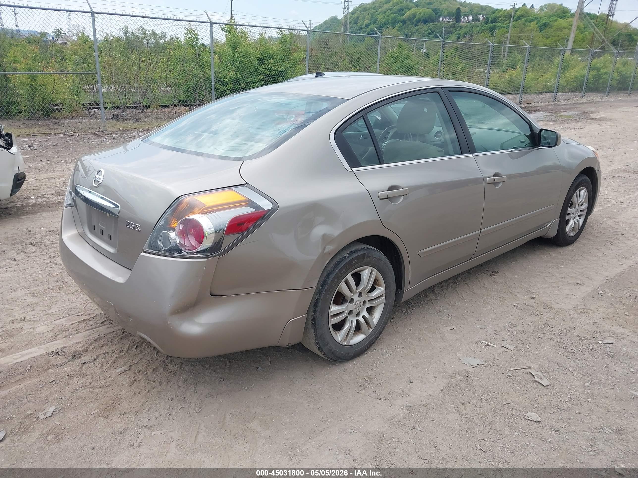 NISSAN ALTIMA image 4