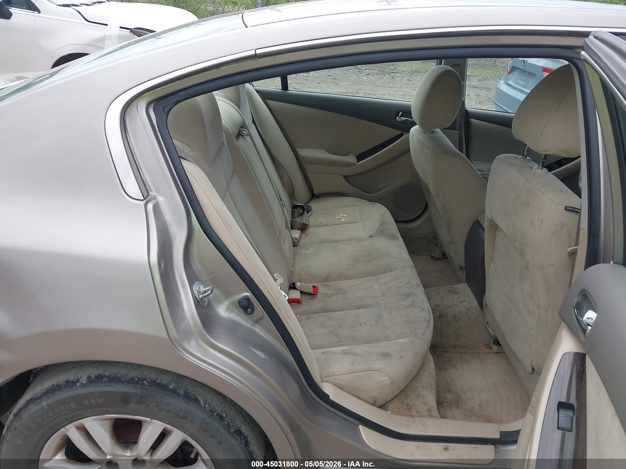 NISSAN ALTIMA image 8