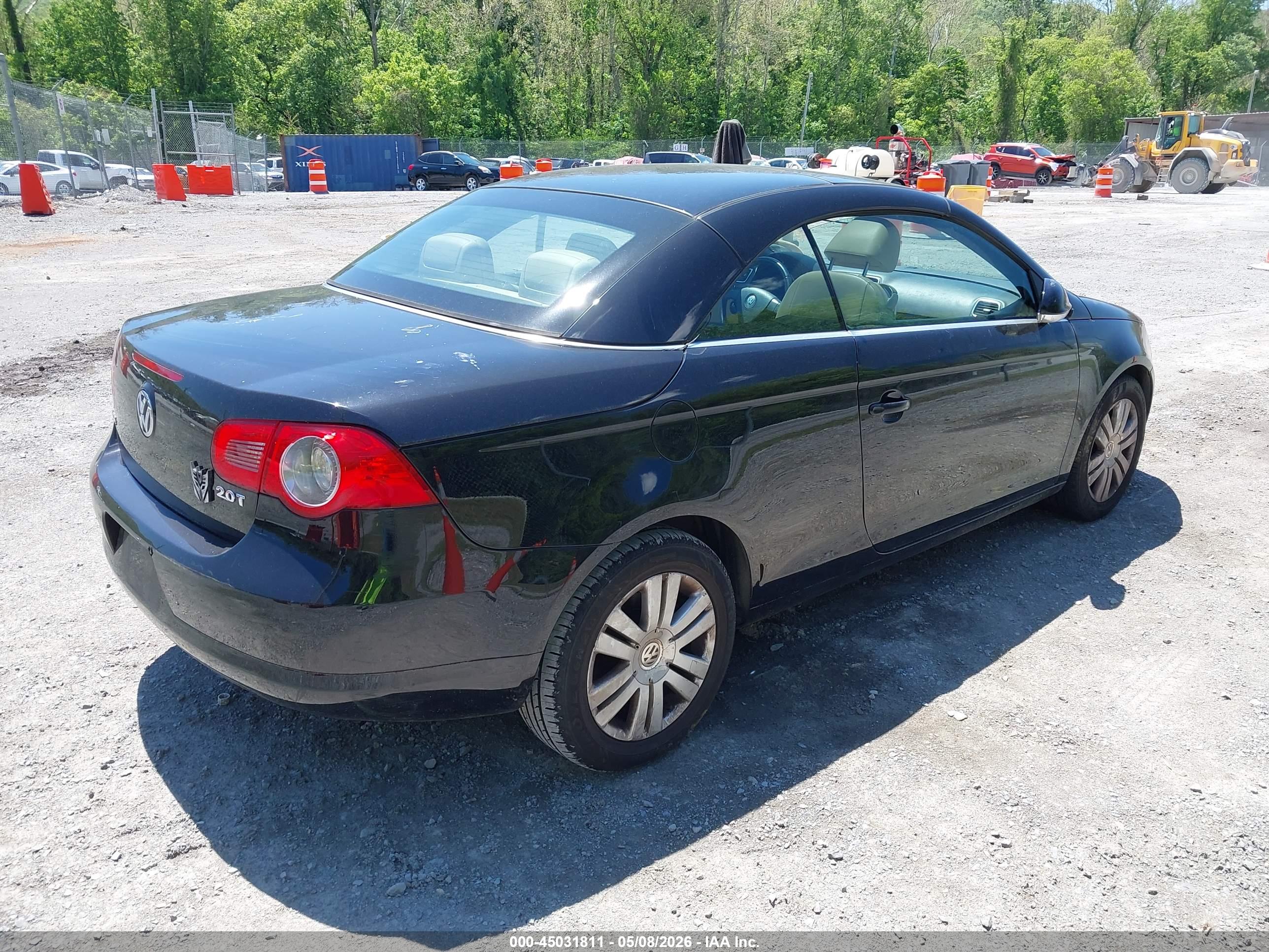 VOLKSWAGEN EOS image 4