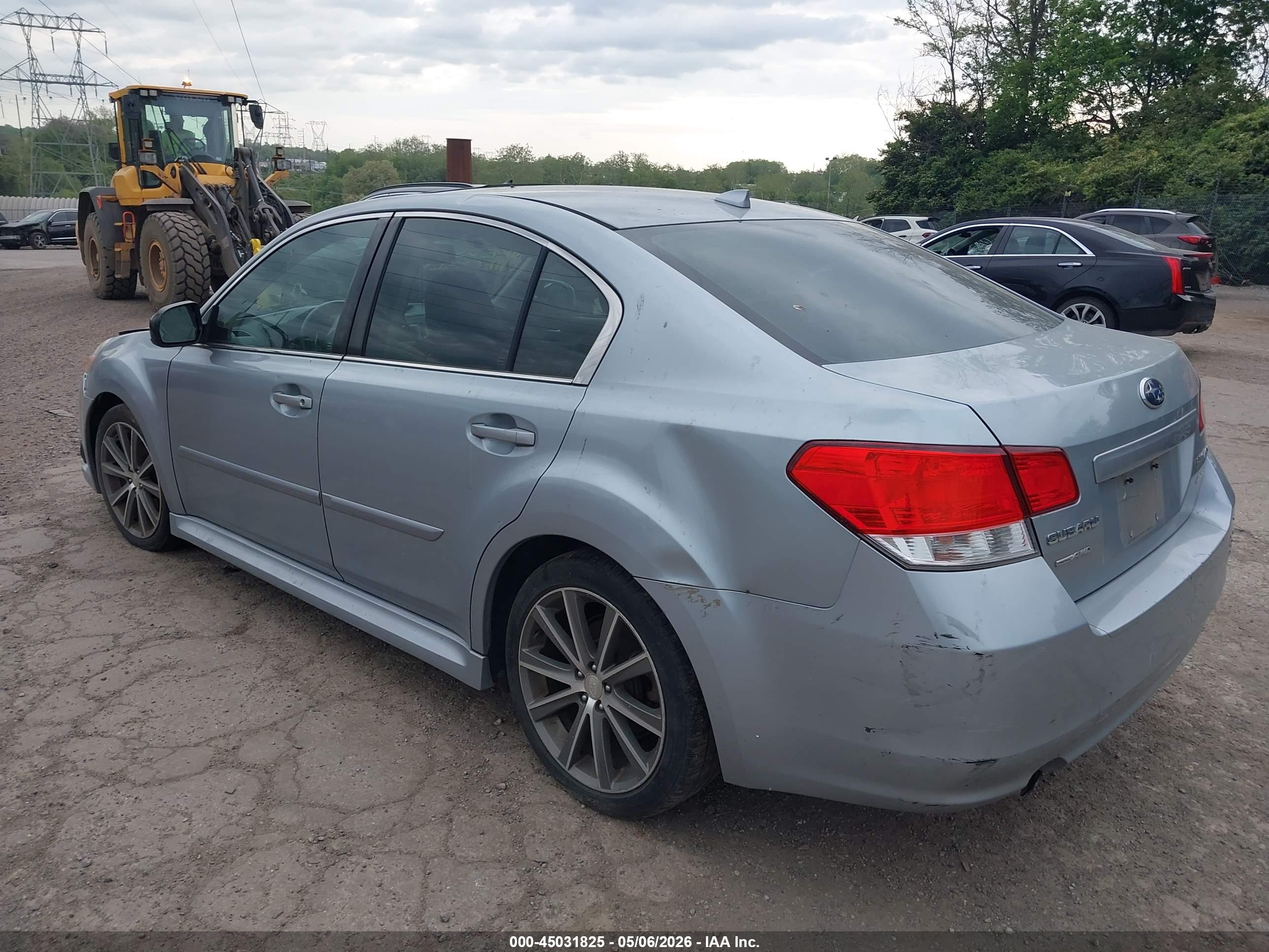 SUBARU LEGACY image 3