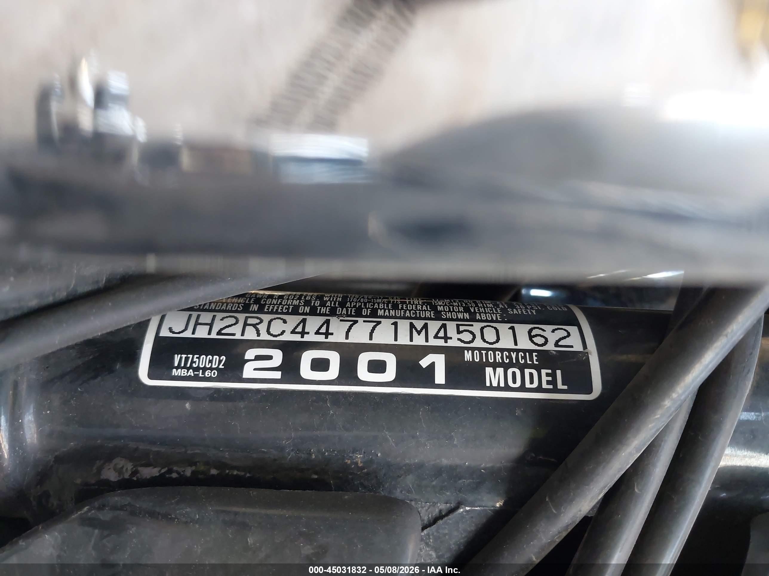 HONDA VT750 image 10