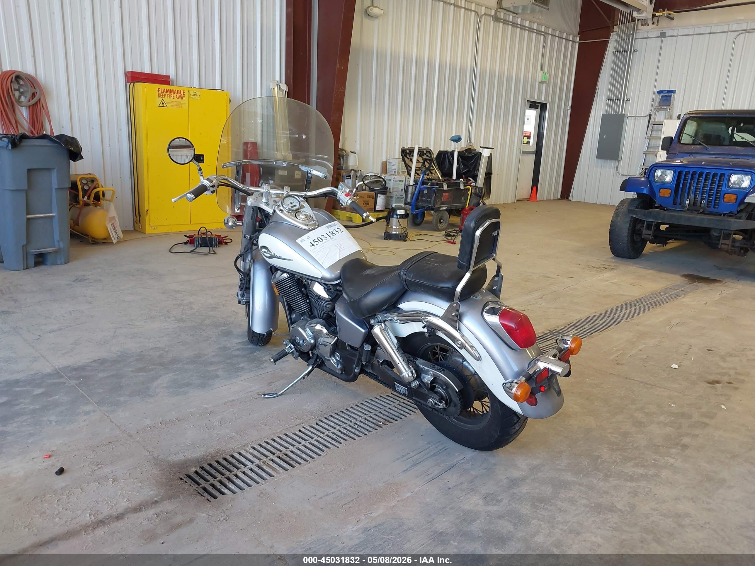 HONDA VT750 image 3