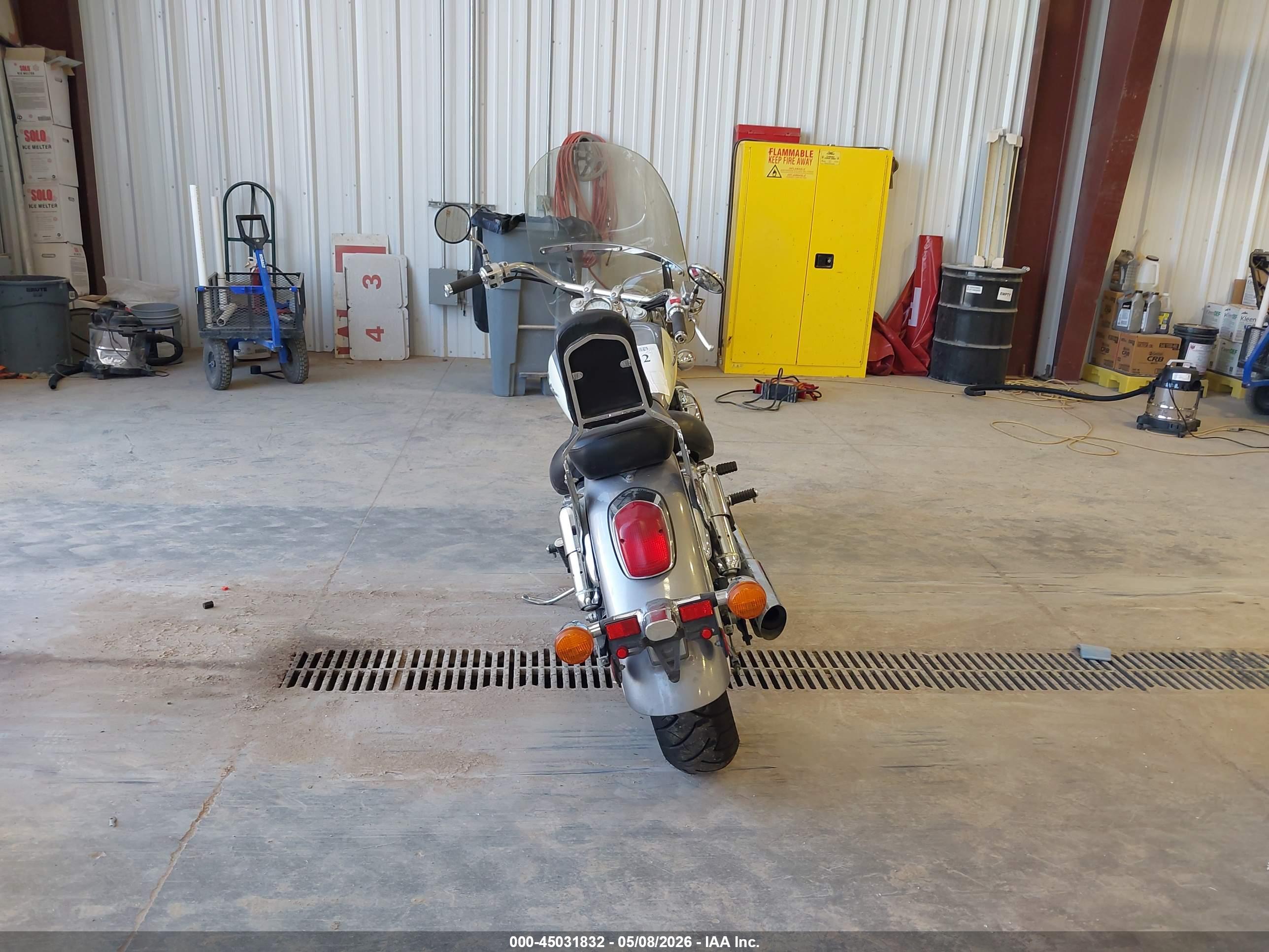 HONDA VT750 image 6