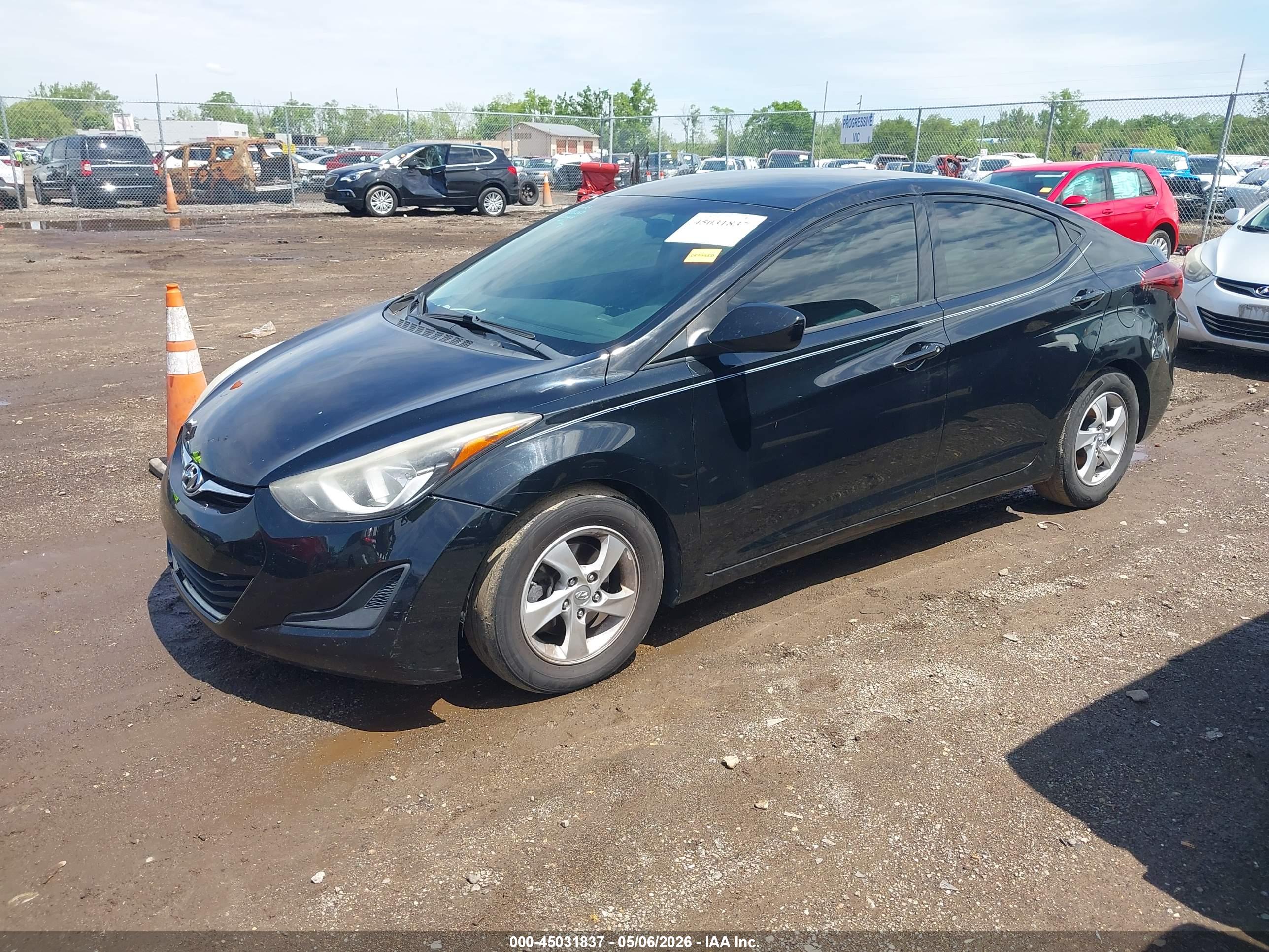 HYUNDAI ELANTRA image 2