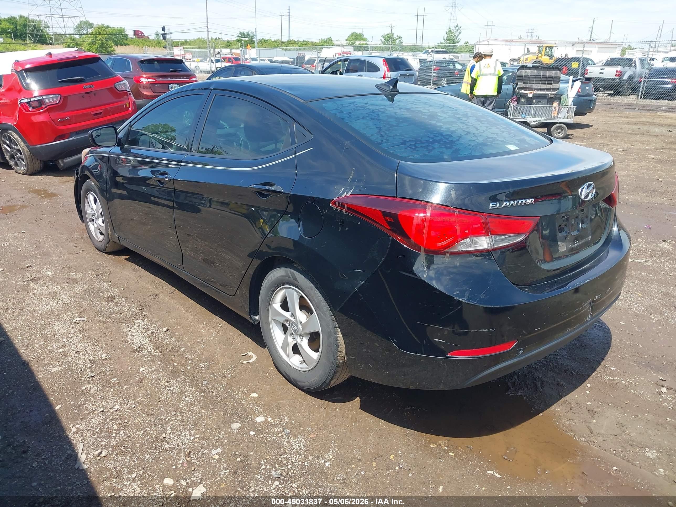 HYUNDAI ELANTRA image 3