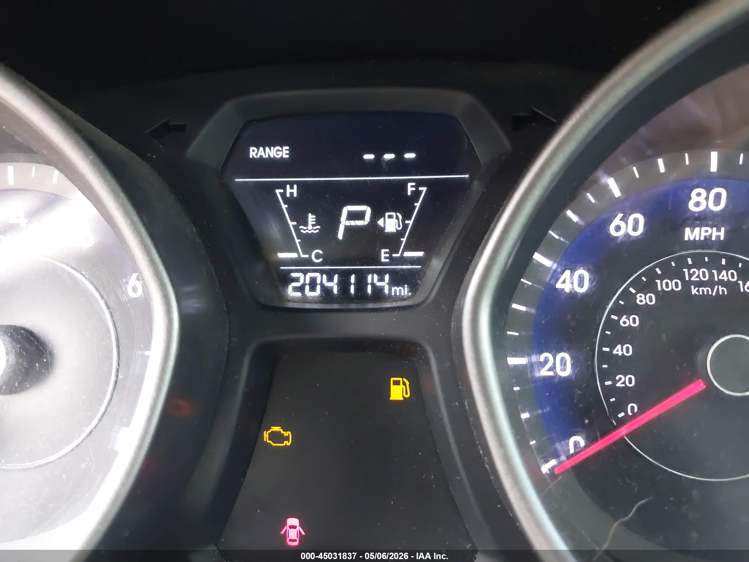 HYUNDAI ELANTRA image 7