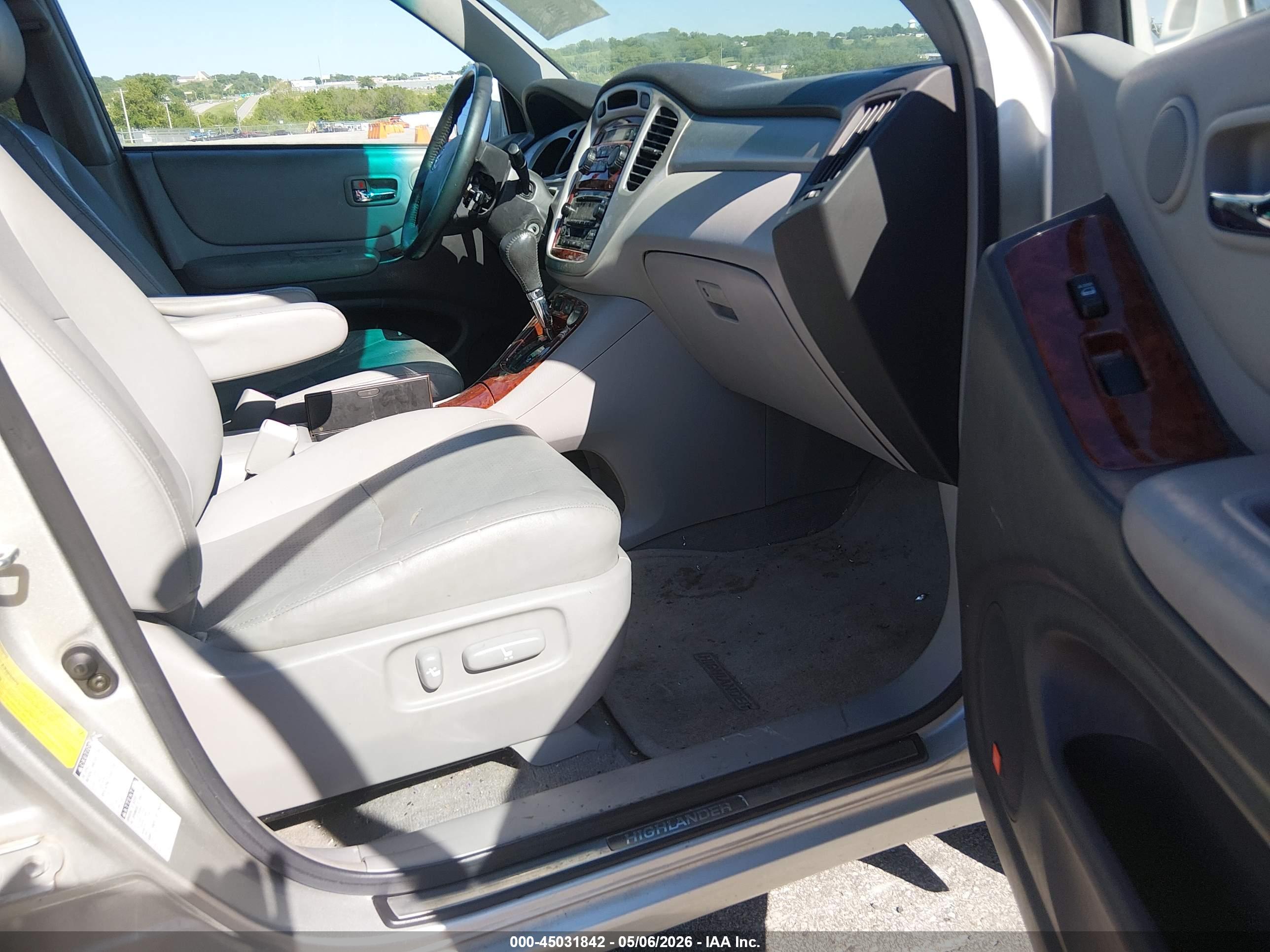 TOYOTA HIGHLANDER image 5