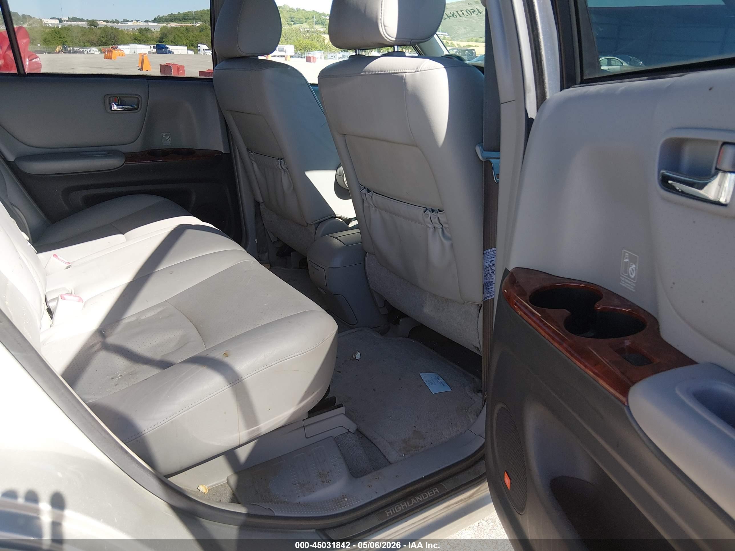 TOYOTA HIGHLANDER image 8
