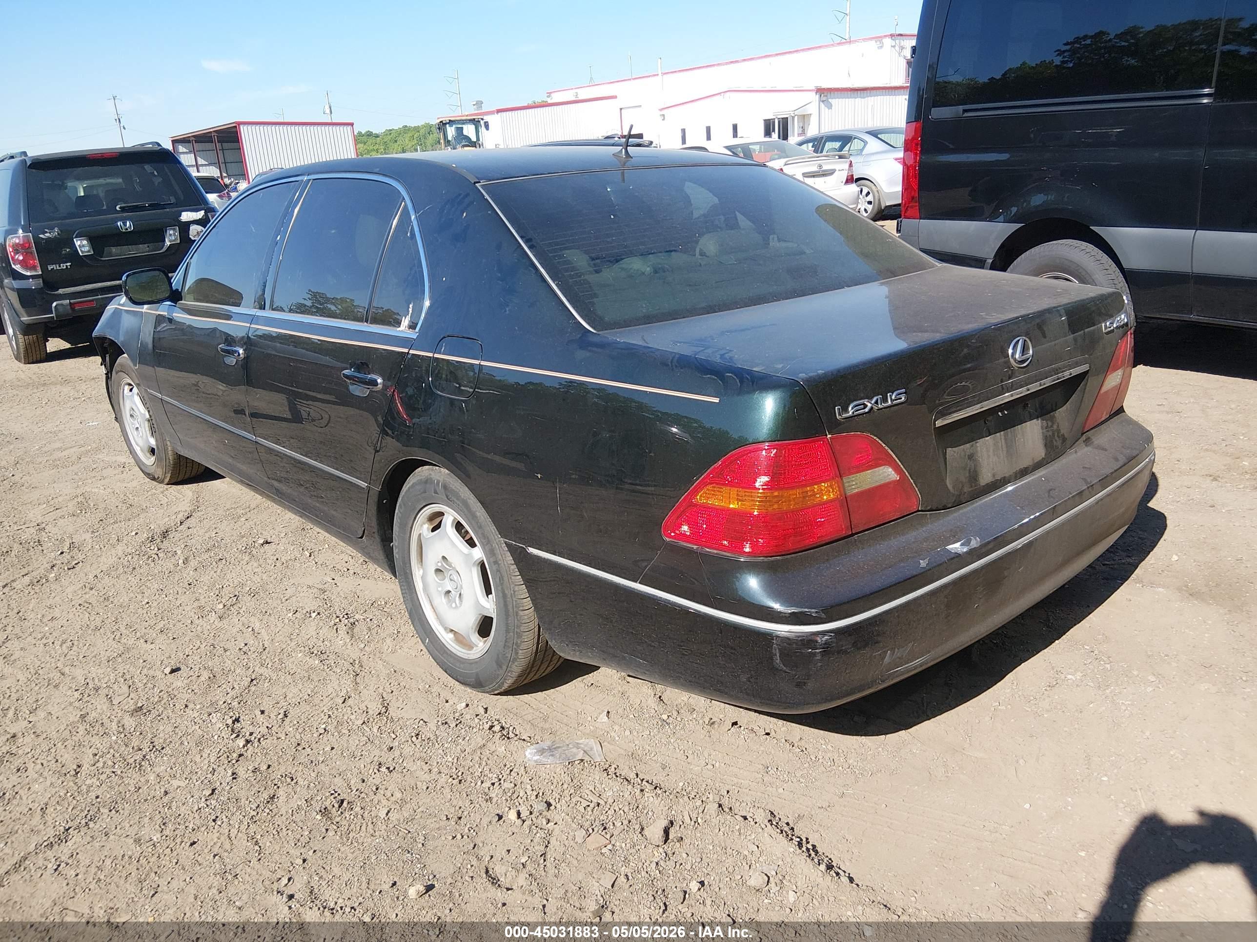 LEXUS LS image 3