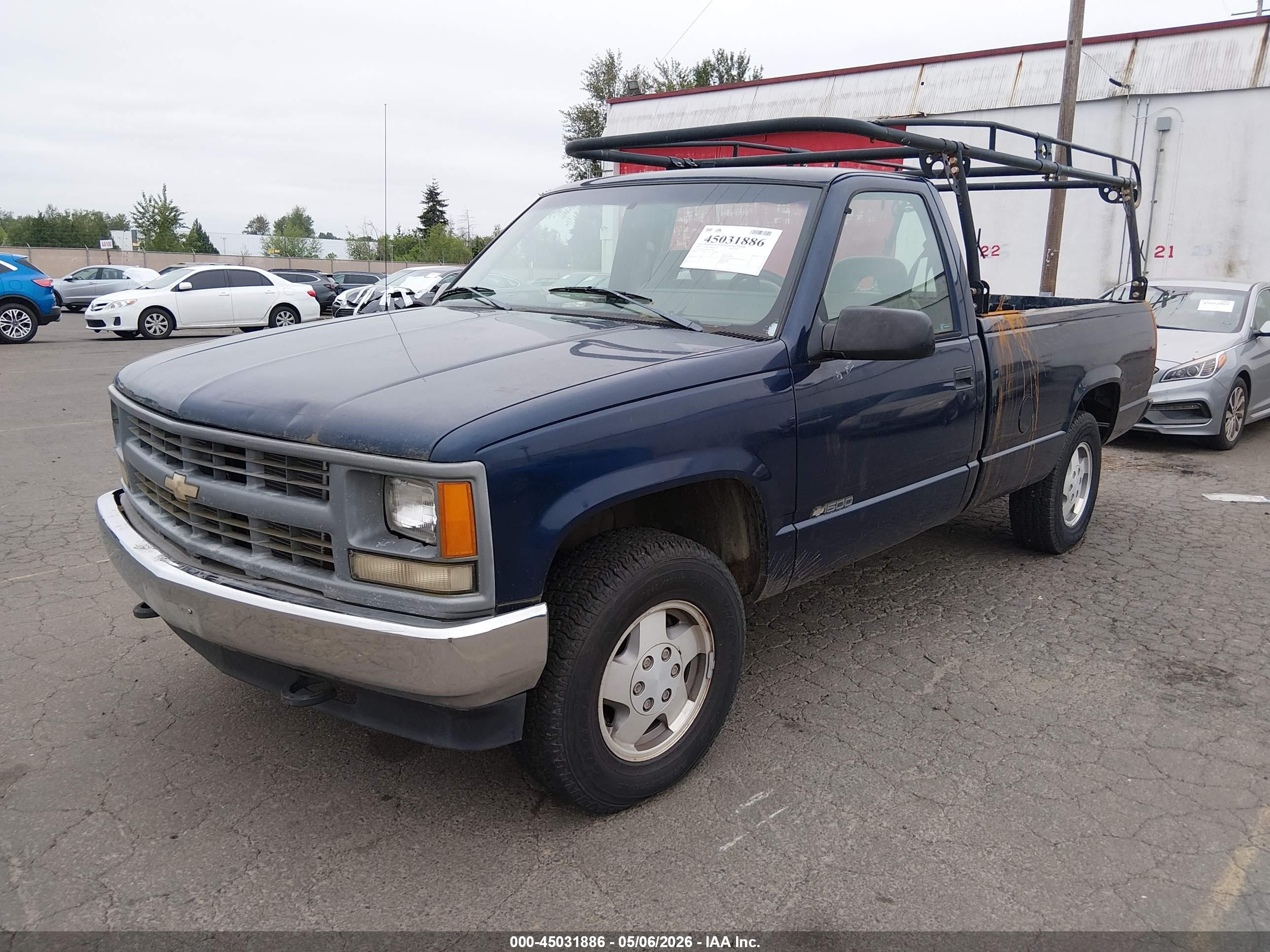CHEVROLET GMT-400 image 2