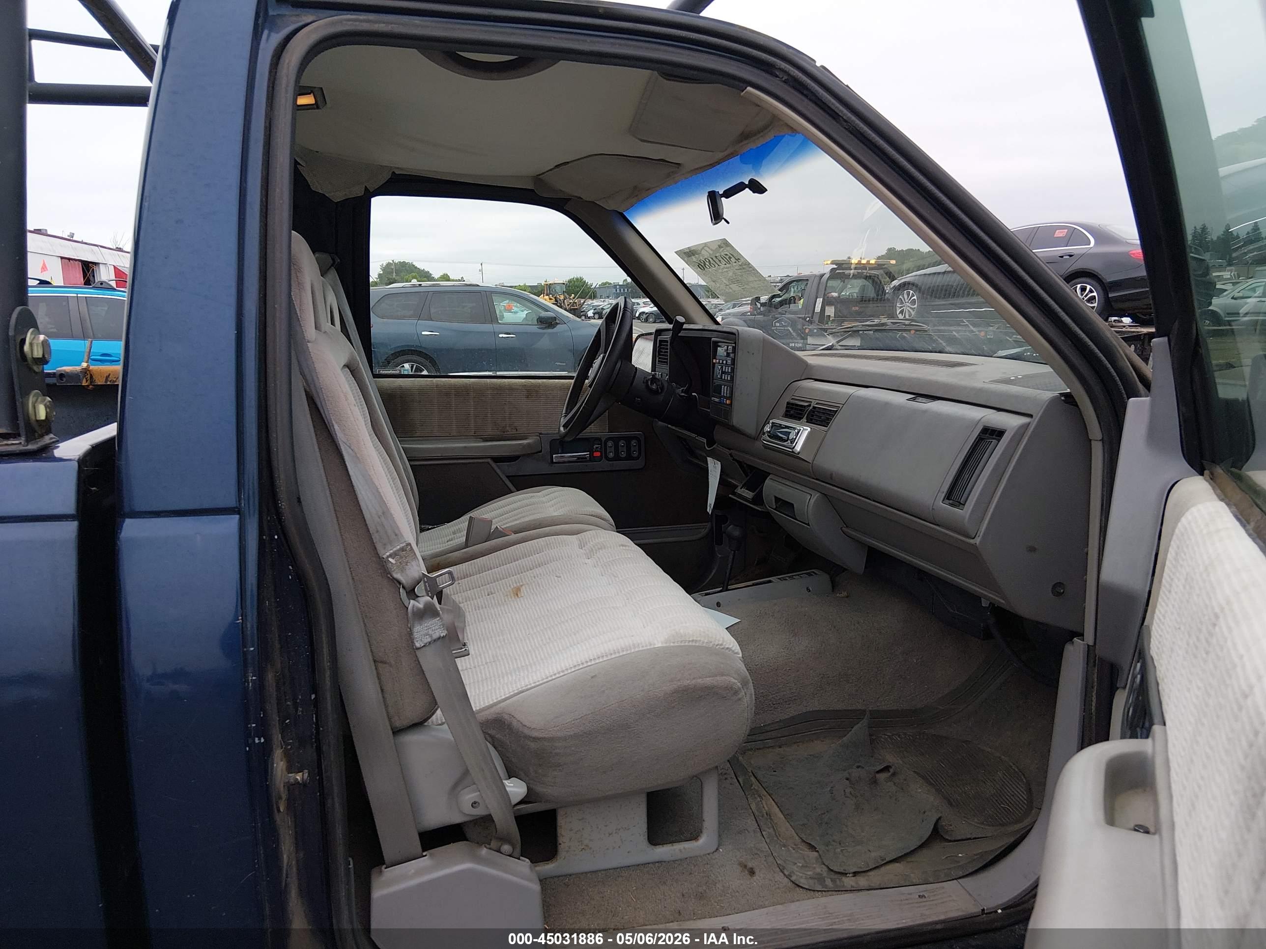 CHEVROLET GMT-400 image 5