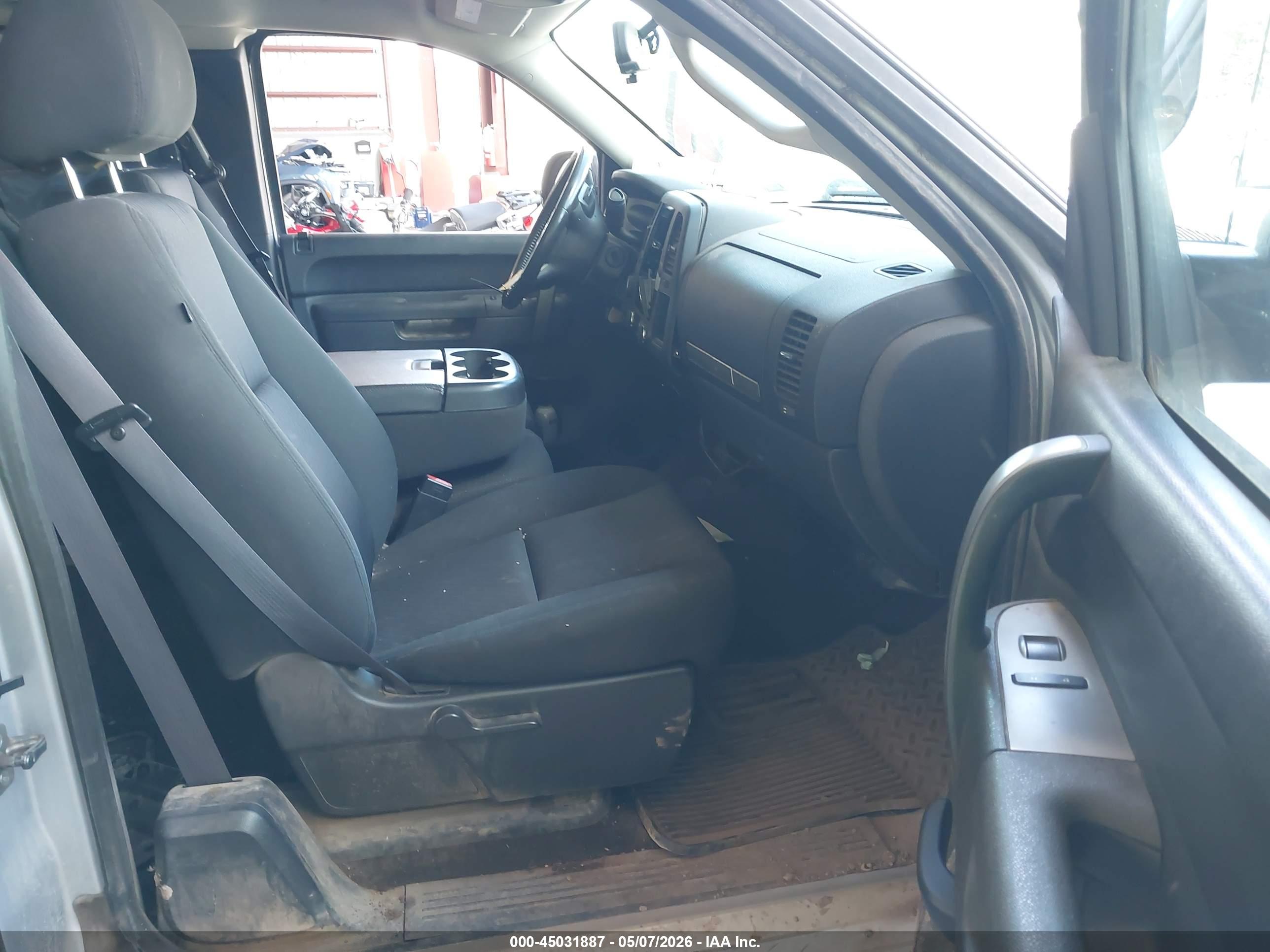GMC SIERRA image 5