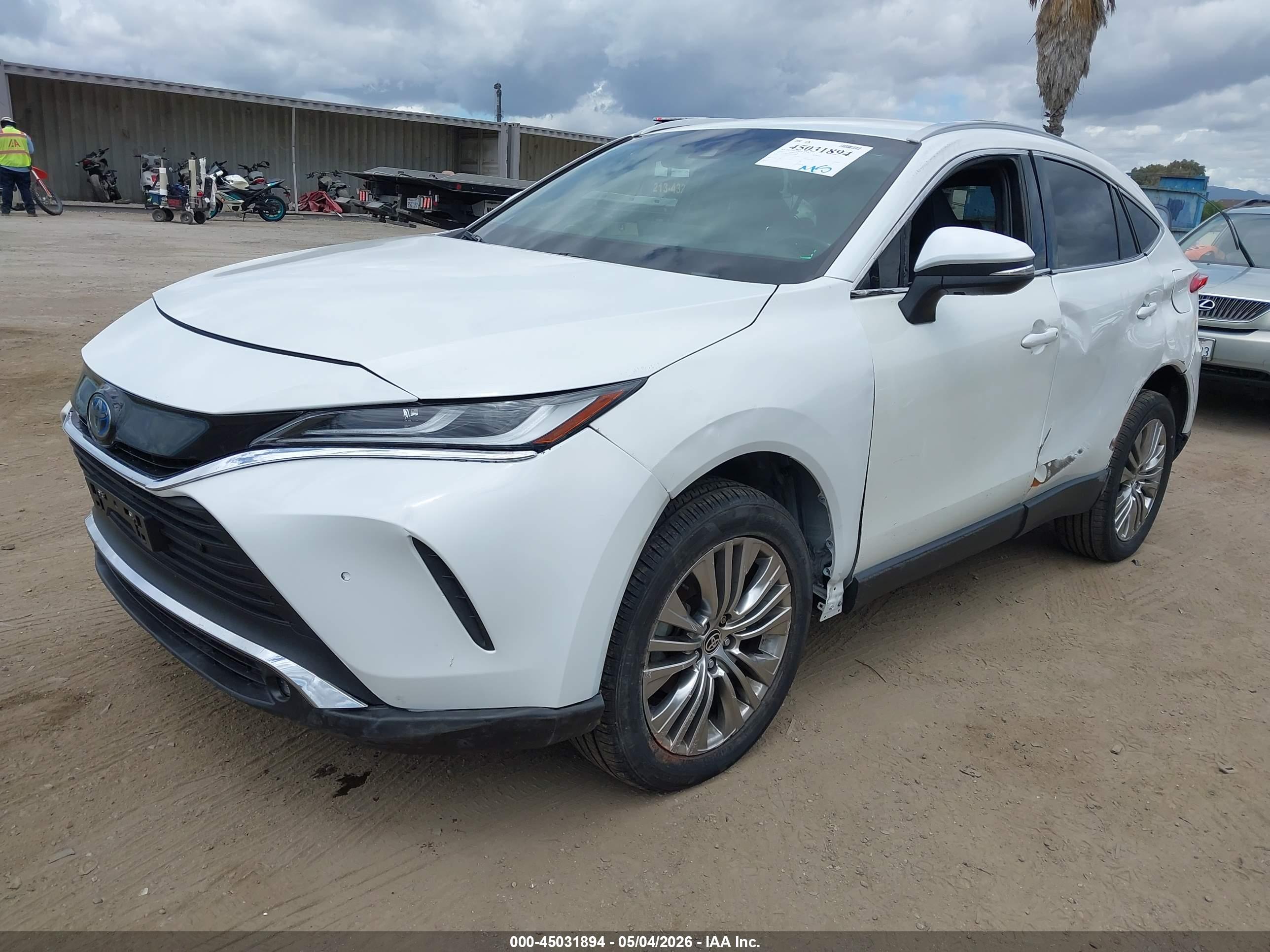 TOYOTA VENZA image 2