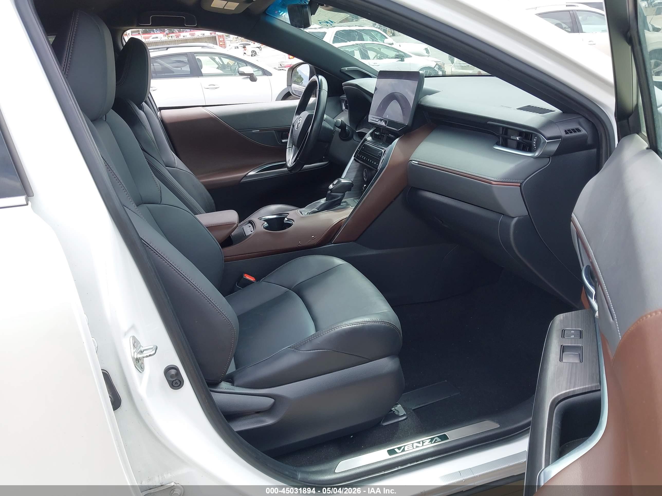 TOYOTA VENZA image 5