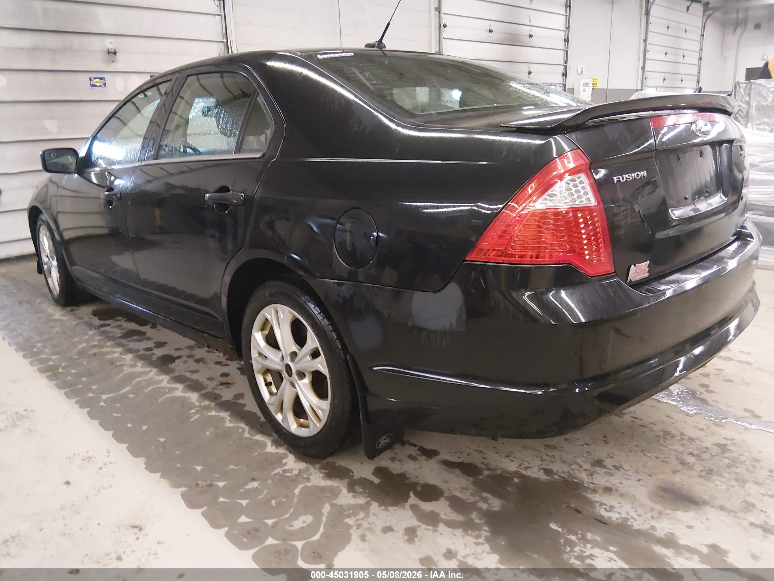 FORD FUSION image 3